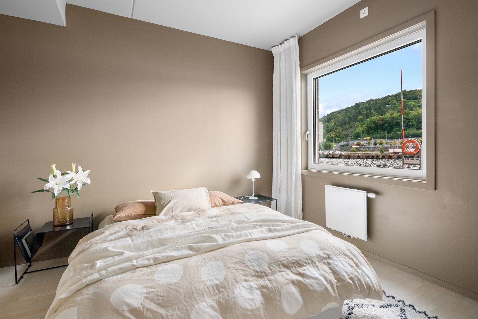 Om ønskelig har man mulighet til å etablere garderobeskap på soverommet. Galleribilde