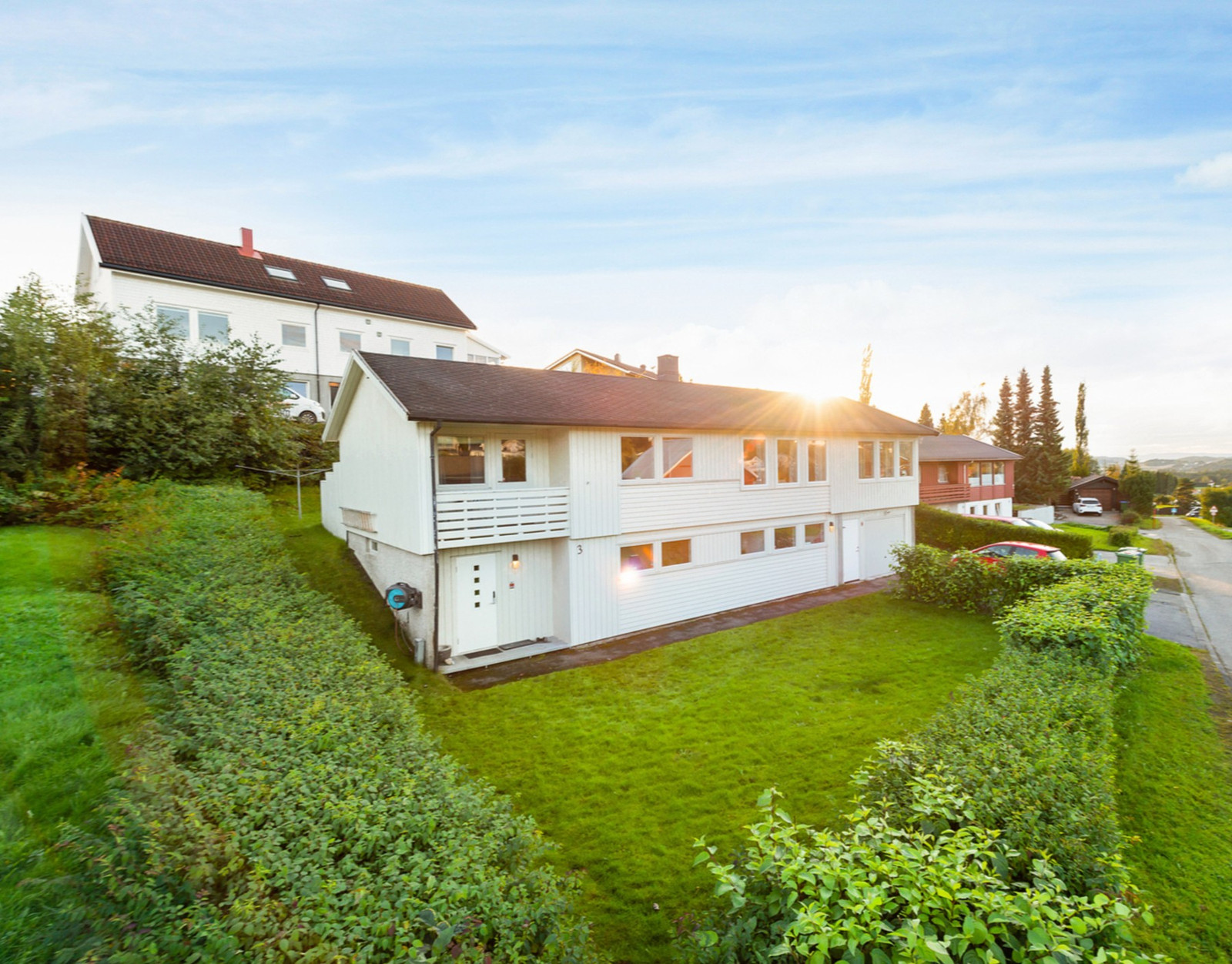 Enebolig med attraktiv beliggenhet i Husbymarka | Flot hageareal | Garasje | Sørvestvendt terrasse