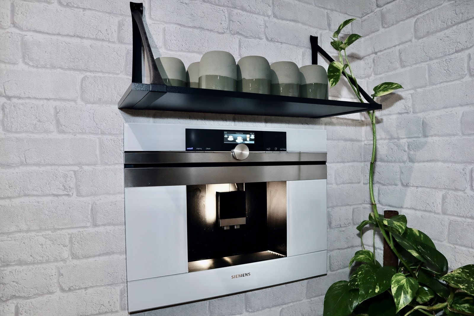Integrert kaffemaskin i veggen Galleribilde