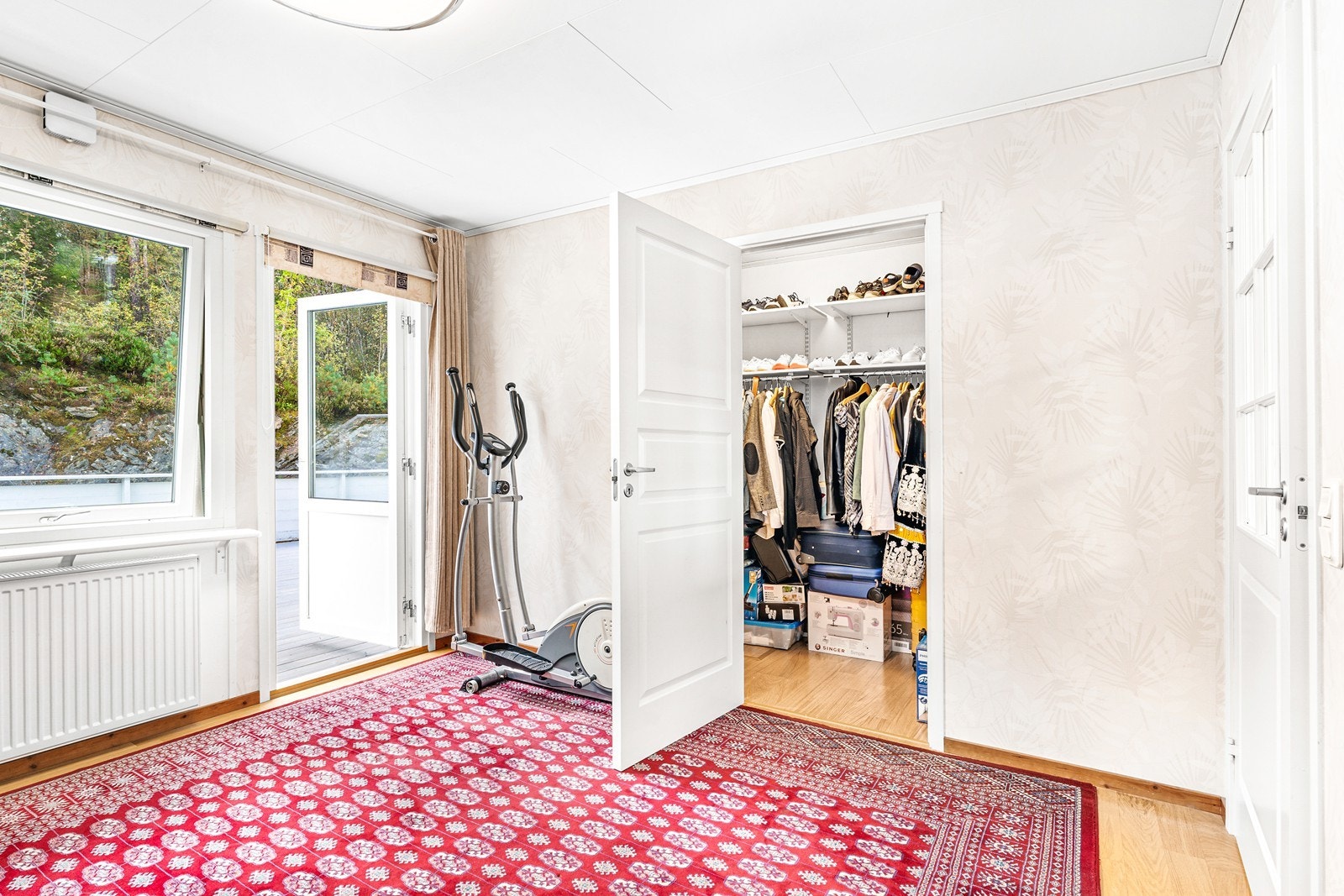 Det er også en flott walk-in garderobe her. Galleribilde