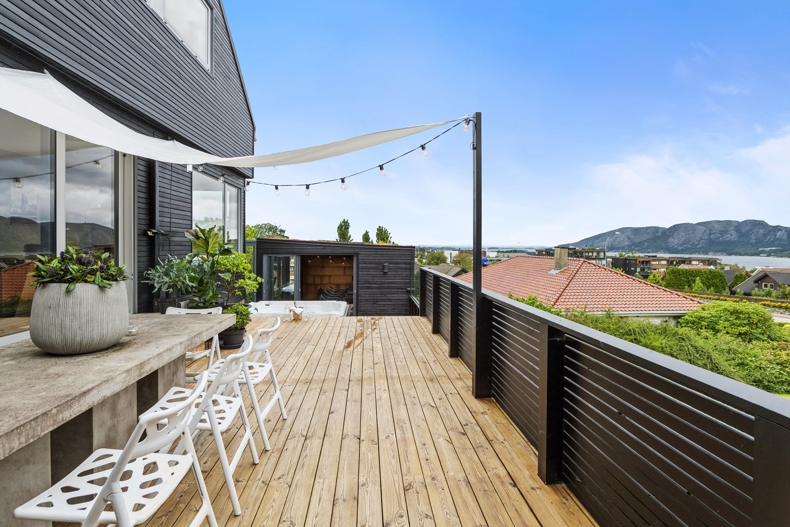Uteområde har fem terrasser fordelt i alle himmelretninger. Galleribilde
