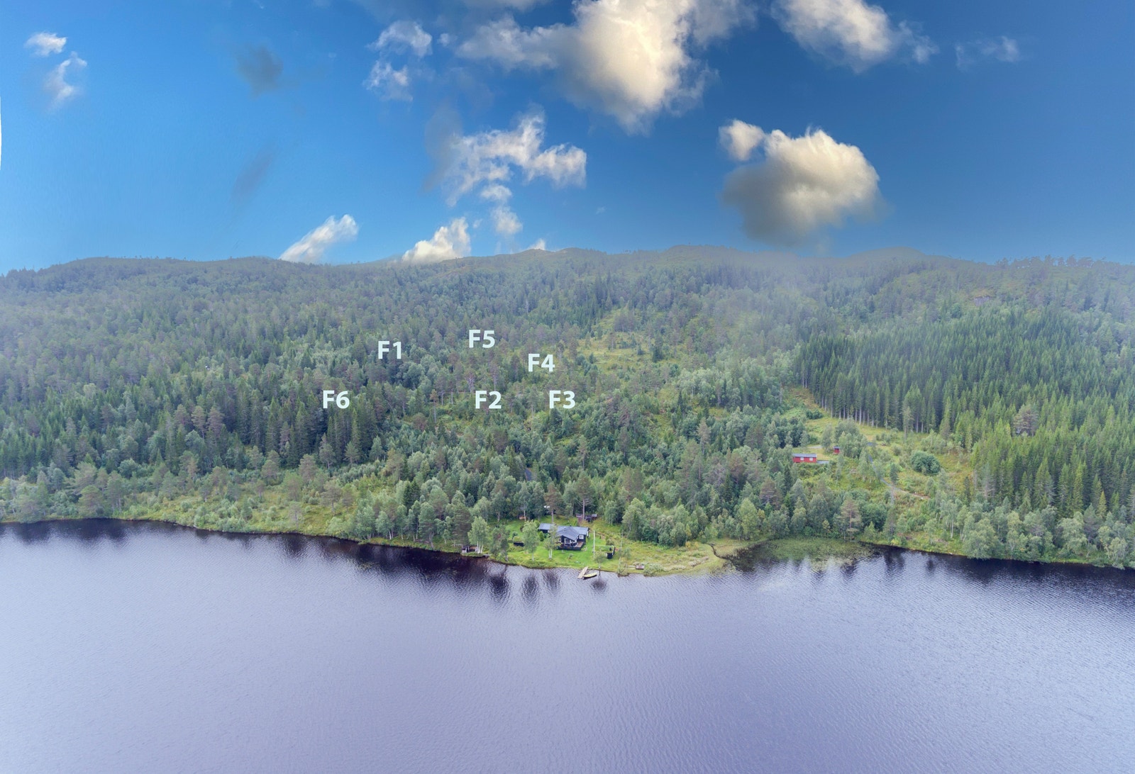 Hyttefeltet består av i alt 6 hyttetomter, alle med flott utsikt mot Frilsjøen Galleribilde