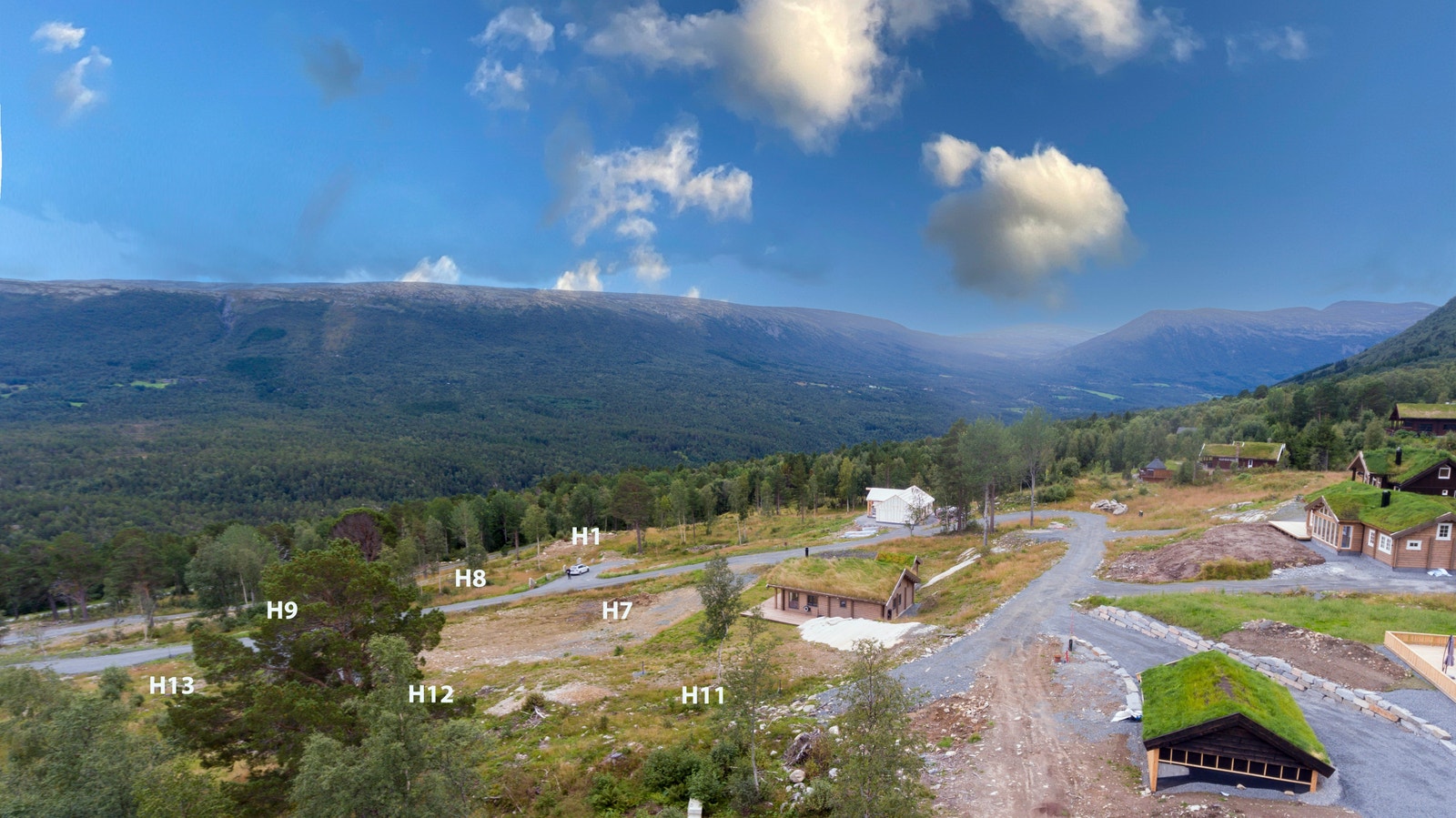 Tomtene ligger i slakk helling sørvendt og har flott utsikt Galleribilde