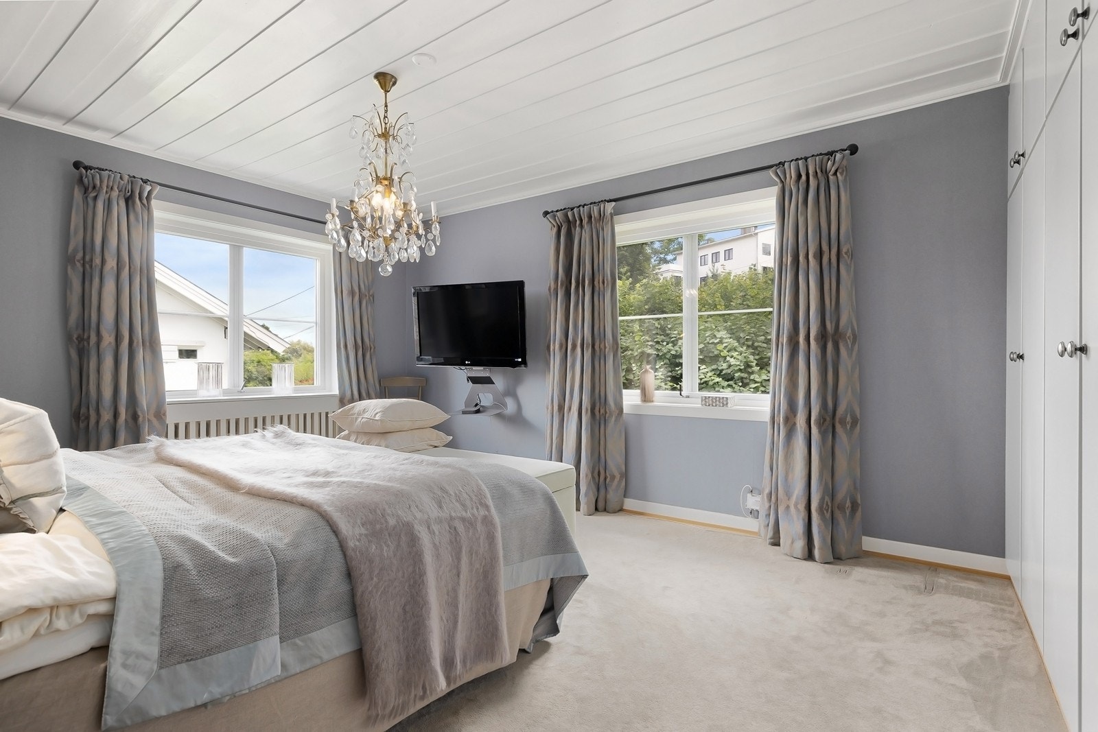 Hyggelig soverom med integrert garderobe Galleribilde