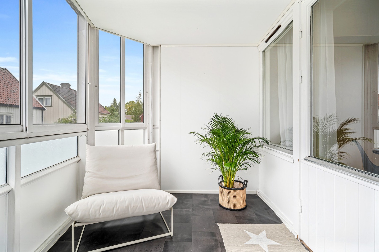 Med vestvendt balkong får du gode solforhold her Galleribilde