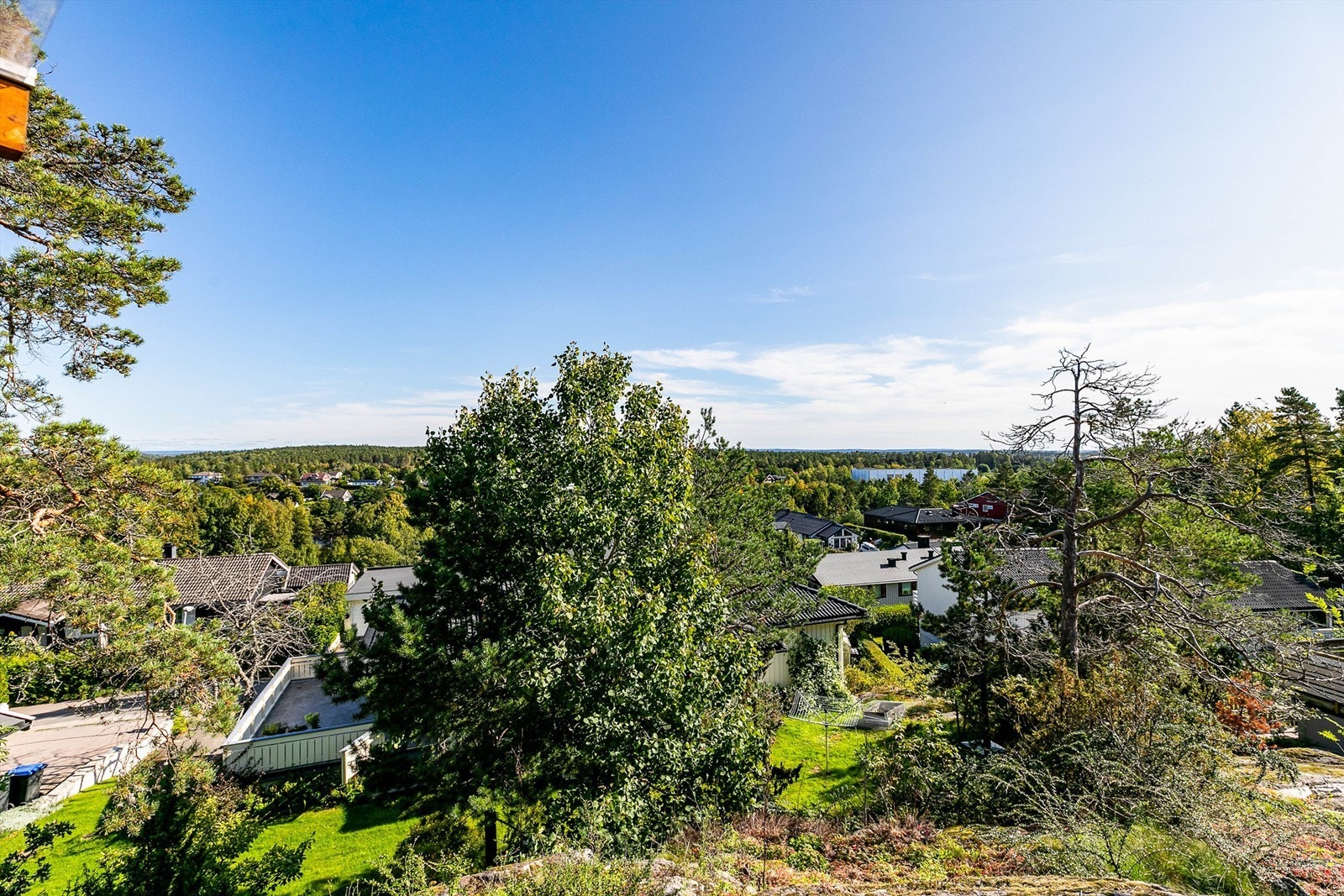 Utsikt i syd-østlig retning fra terrassens ytre del. Galleribilde