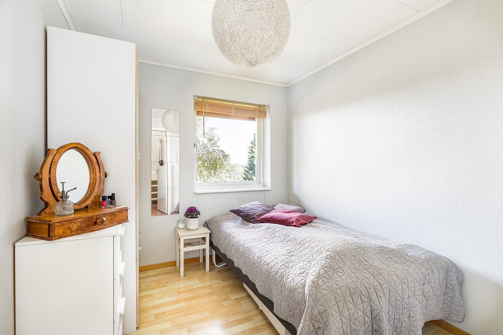 Soverommene i underetasjen er av relativt like størrelser. Galleribilde