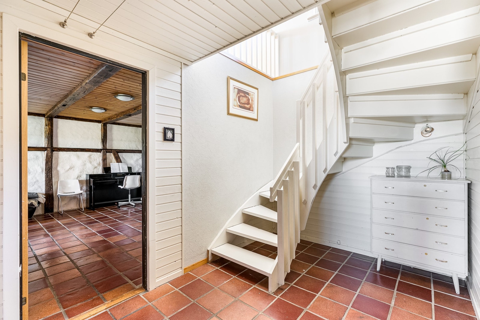 De fleste rom i underetasjen har varme i gulvet. Galleribilde