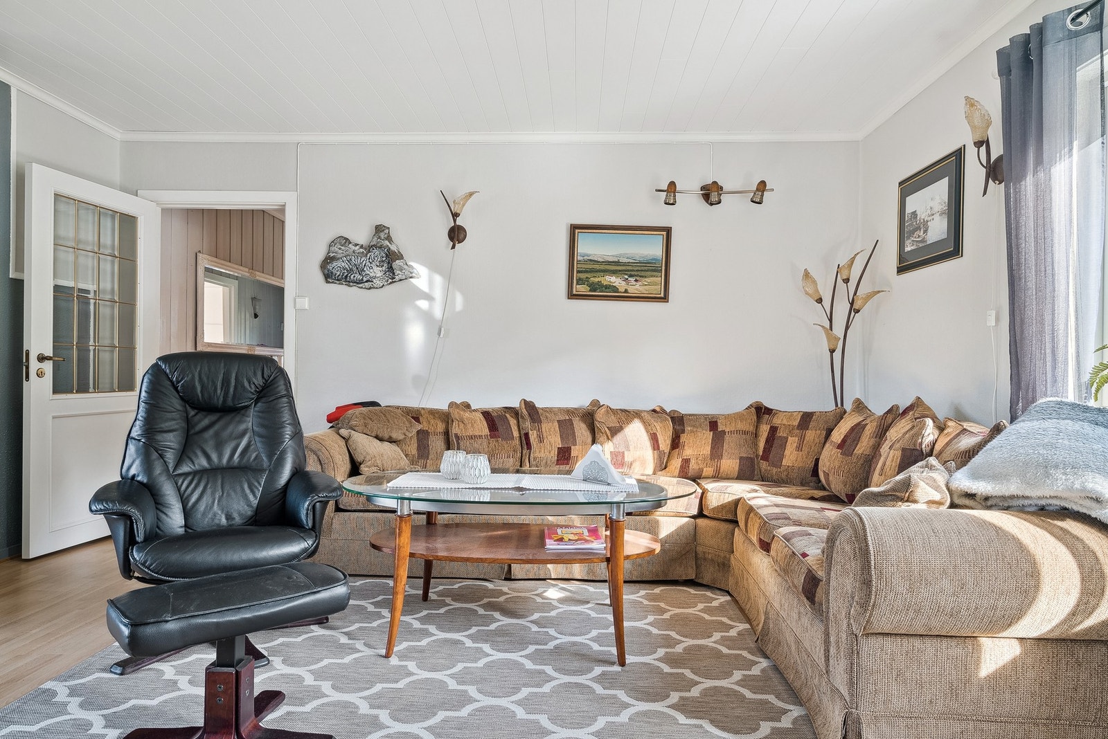 Rommet har flere naturlige soner Galleribilde