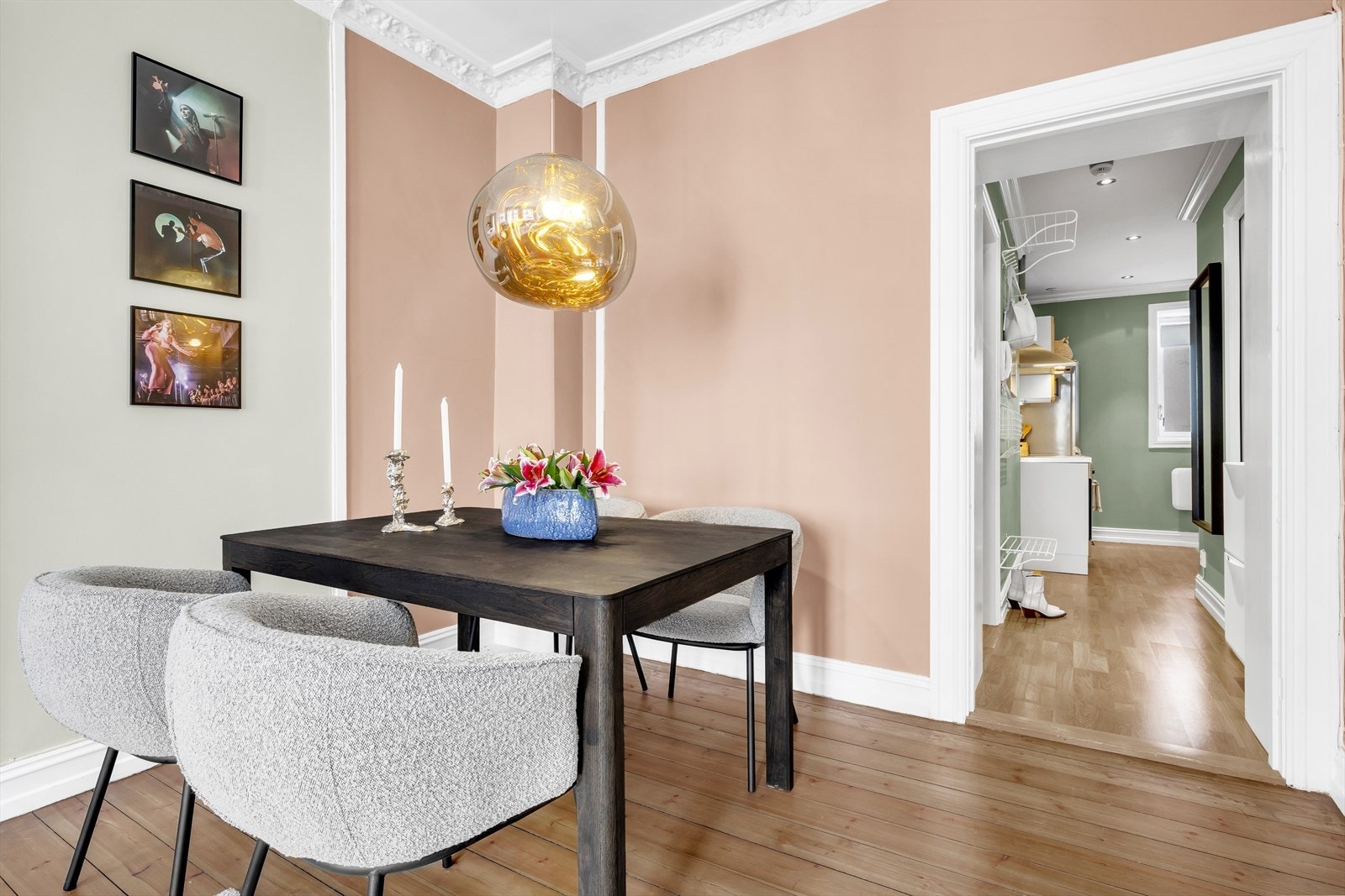 God plass til spisebord i stuen. Galleribilde