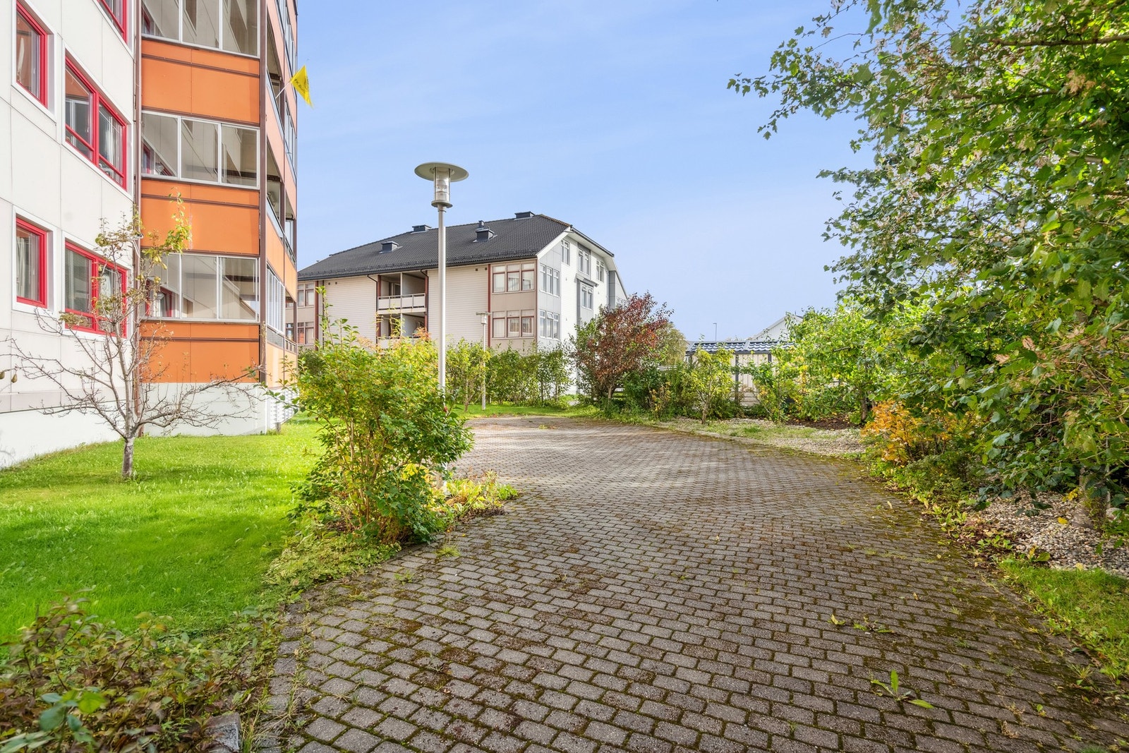 Veletablert borettslag med flere fine uteområder. Galleribilde
