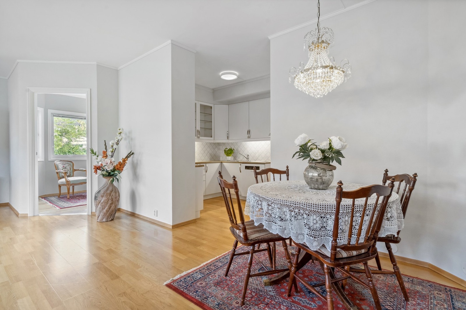 Varme i gulv og smarthus-styring av lys. Galleribilde