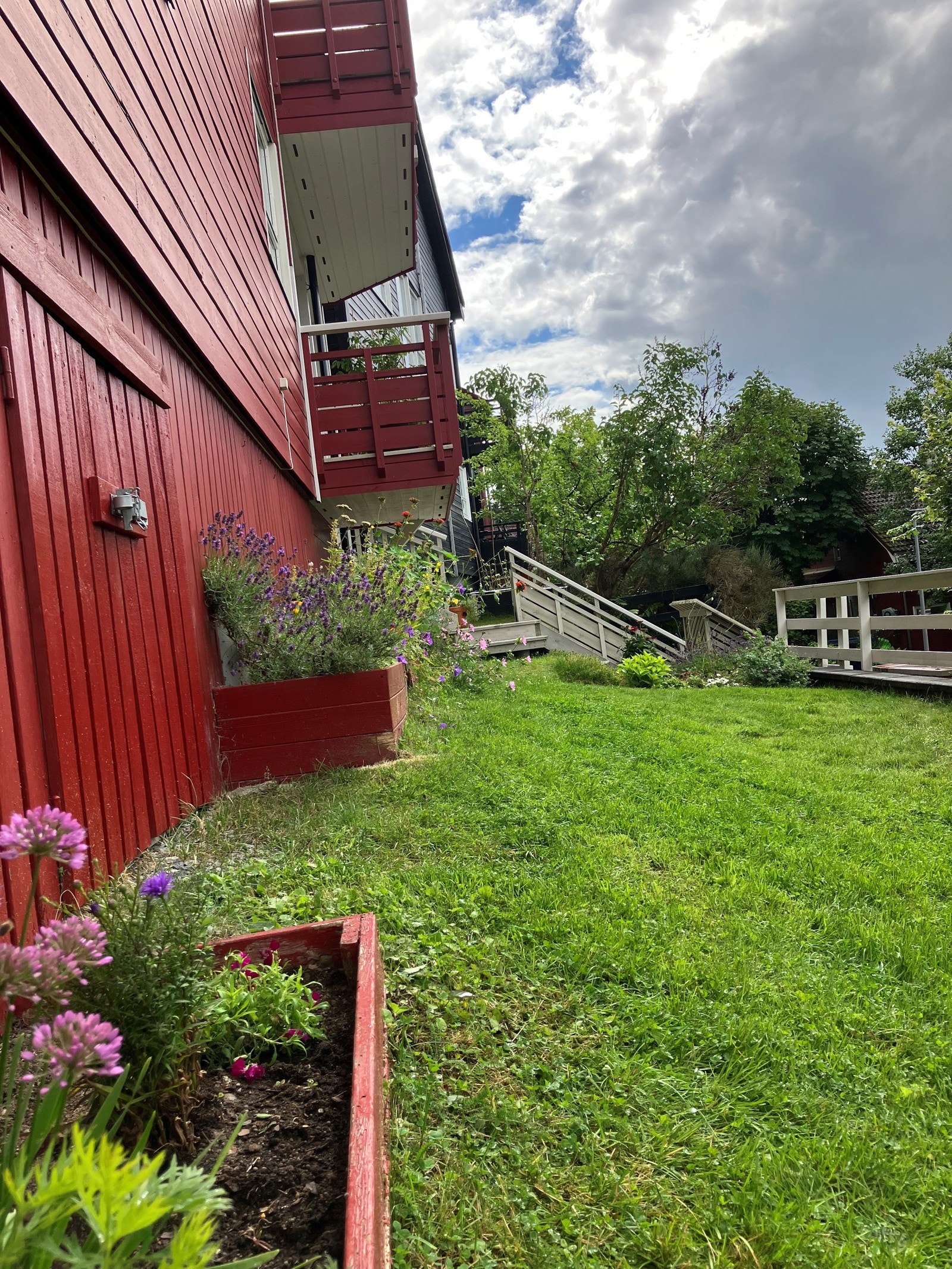 Hage foran huset Galleribilde