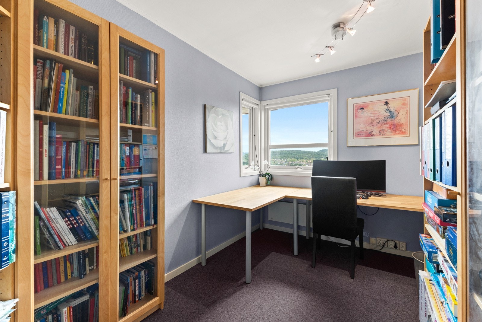 Soverom 1 brukt som kontor. Galleribilde