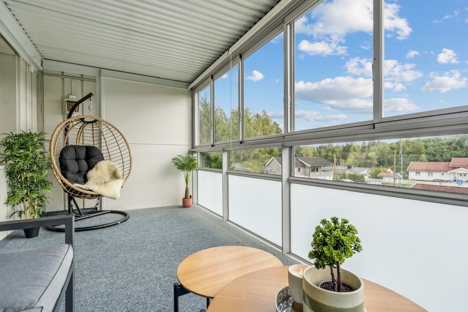 En 2-roms leilighet med sentral og barnevennlig beliggenhet på Haldenjordet. Gode solforhold! Galleribilde