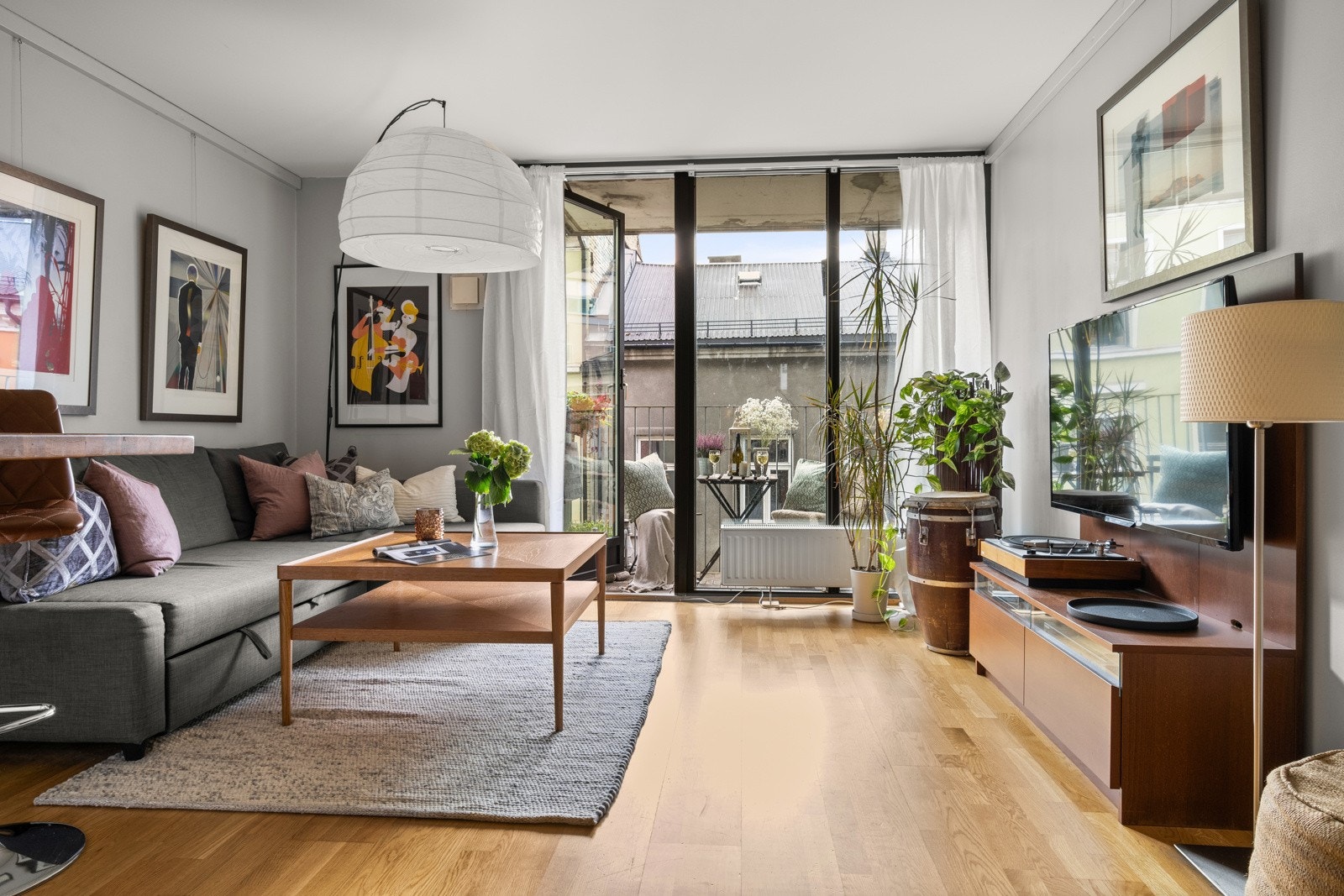 Velkommen til Casa Calmeyer Borettslag, og denne moderne 3-romsen med hybeldel (2rom + 1rom) - Presentert av Vegar Jenssen v/Privatmegleren Galleribilde