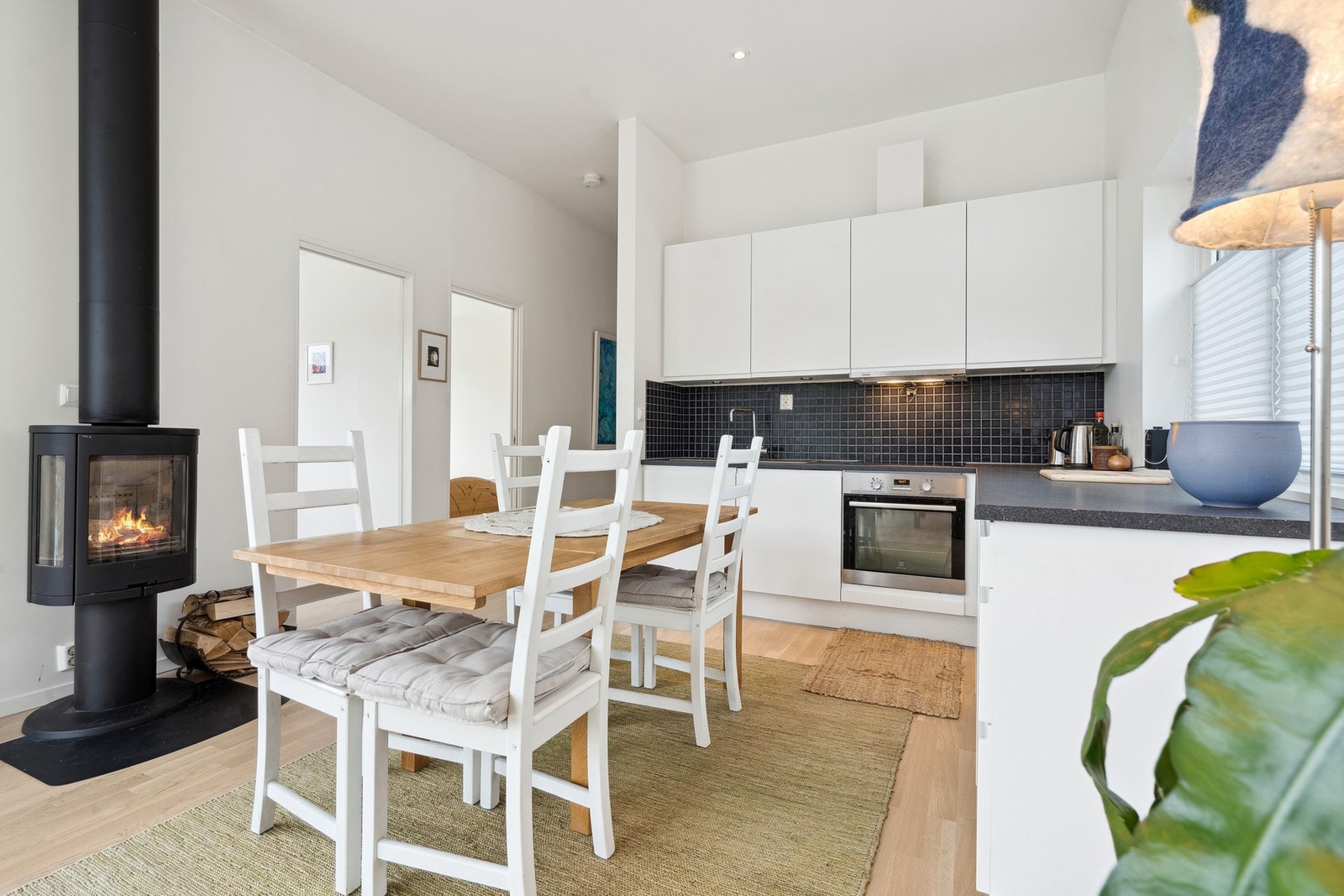 Her kan du nyte et godt måltid - med lun varme fra ovnen Galleribilde