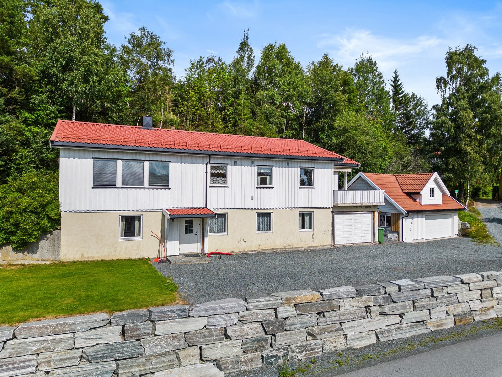 Enebolig med sentral og samtidig tilbaketrukket beliggenhet. Galleribilde
