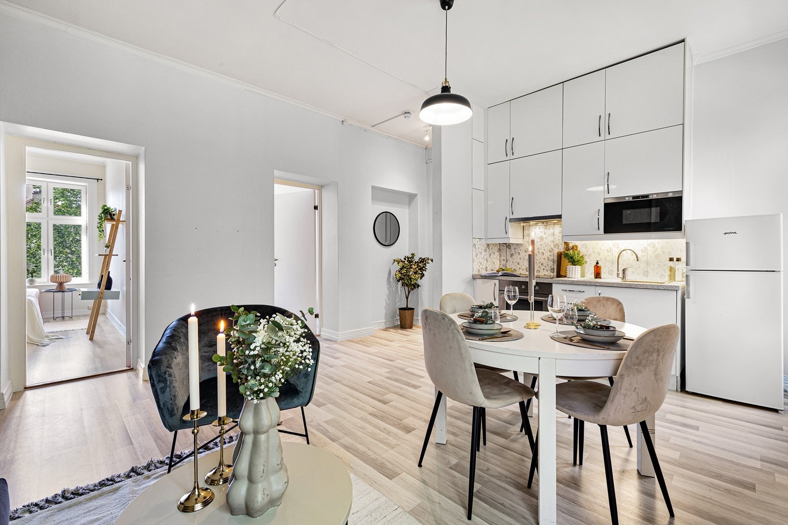 God plass til å innrede med flere sittegrupper. Galleribilde