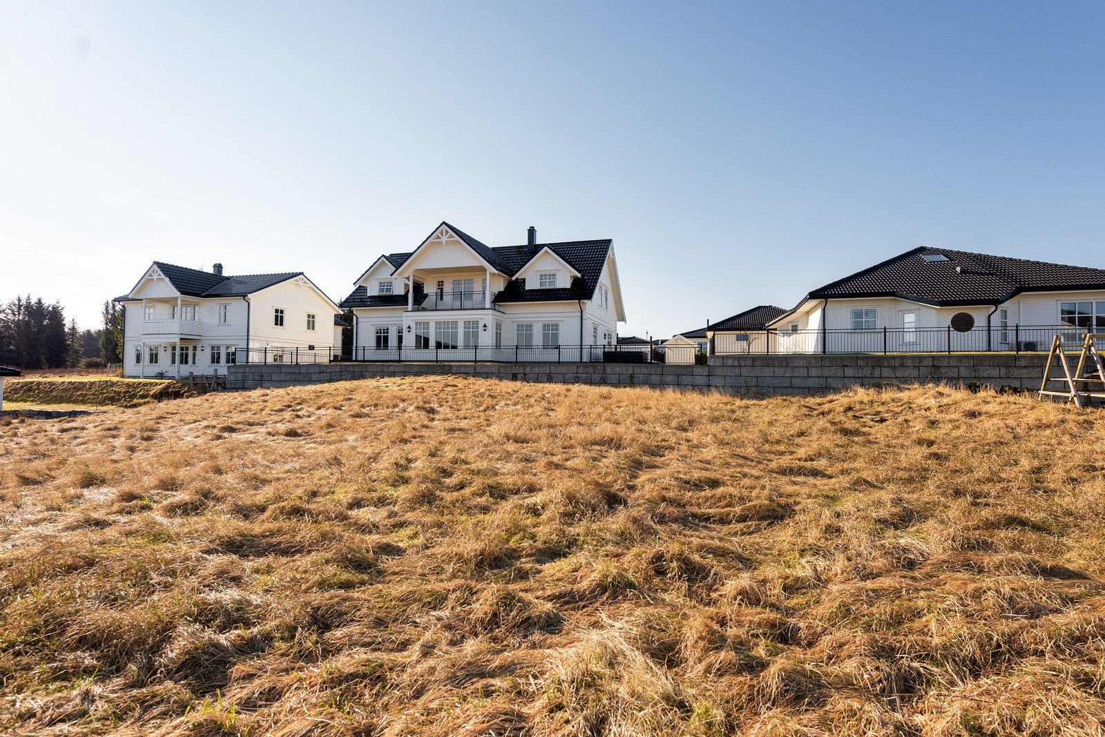 Eiendommen ligger flott til på Ågnegjerdet i et rolig og barnevennlig boligområde, med lite trafikk. Galleribilde
