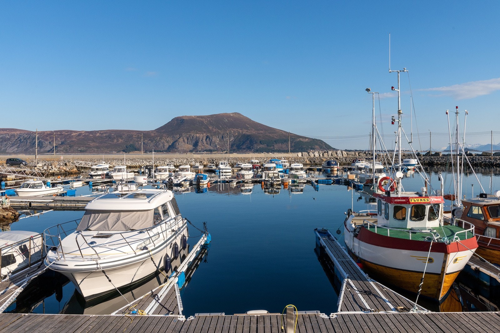 Båthavnen på Roald- Galleribilde
