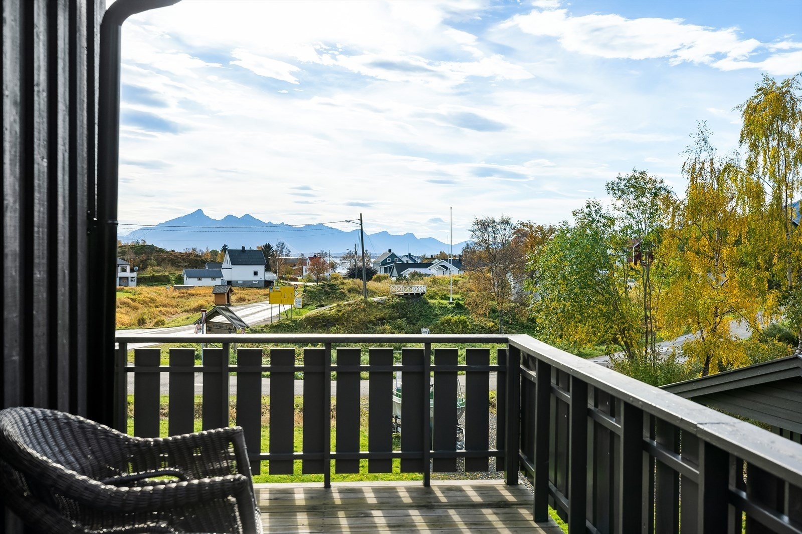 Huset har en fin veranda med god plass til møblement. Galleribilde