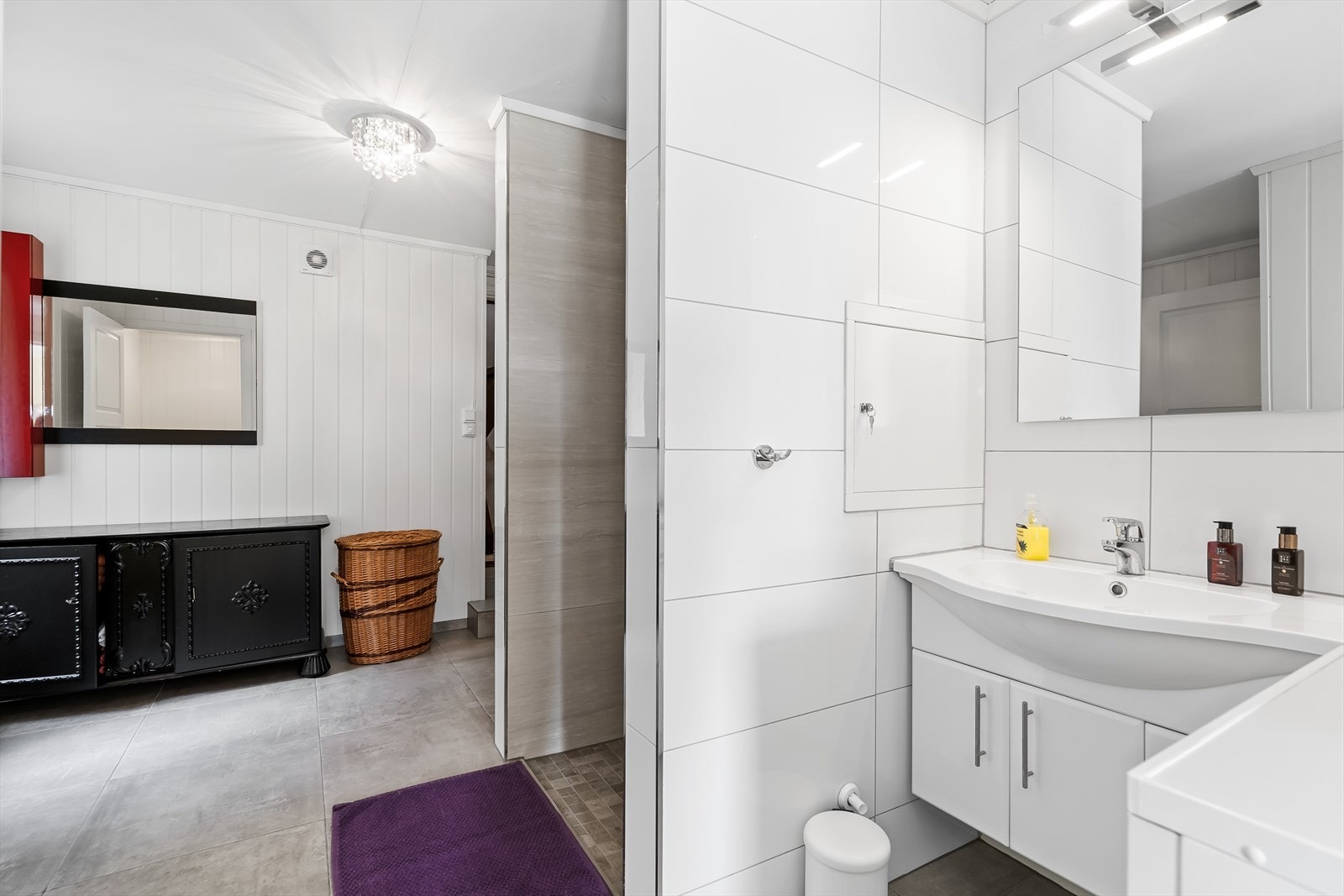 Badet fremstår som lyst og innbydende. Galleribilde