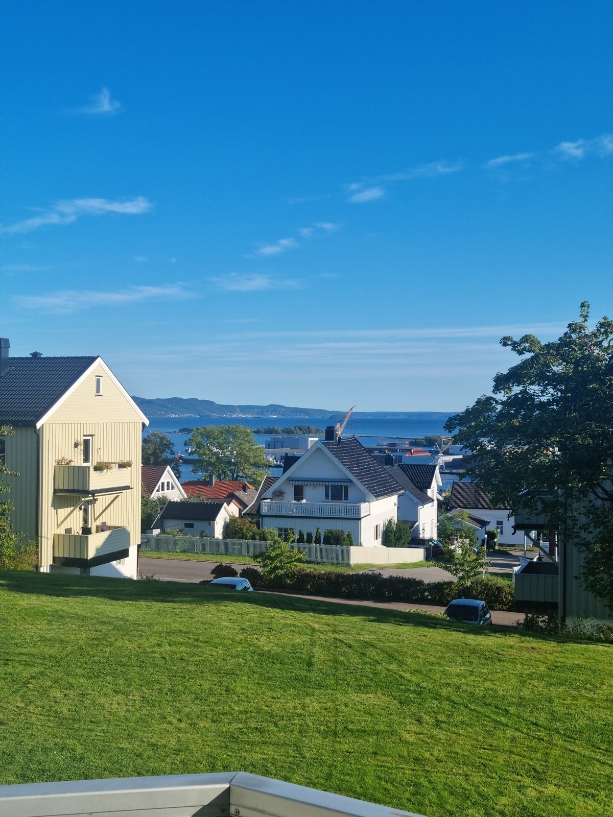 Nydelig utsyn og utsikt fra balkongen Galleribilde