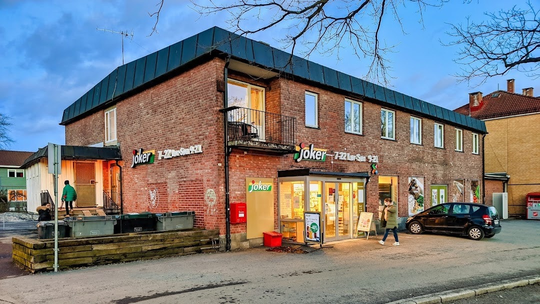 Bare 500 meter unna boligen ligger søndagsåpne Joker Teisen Galleribilde