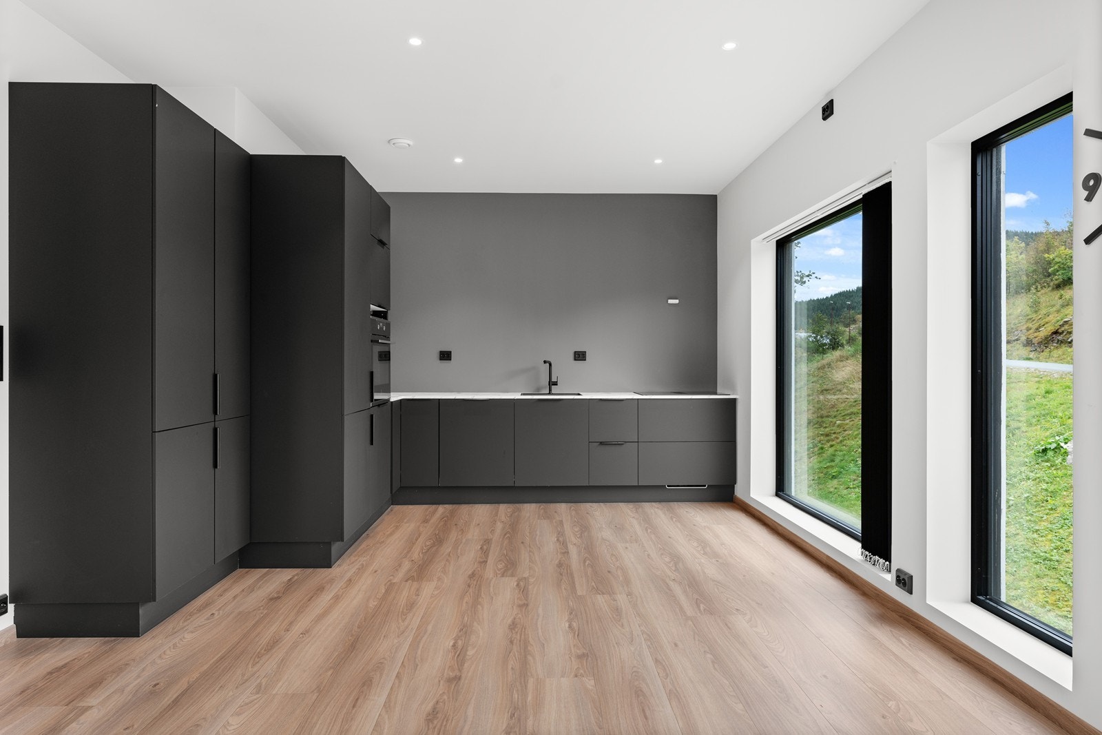 God skap -og benkeplass Galleribilde