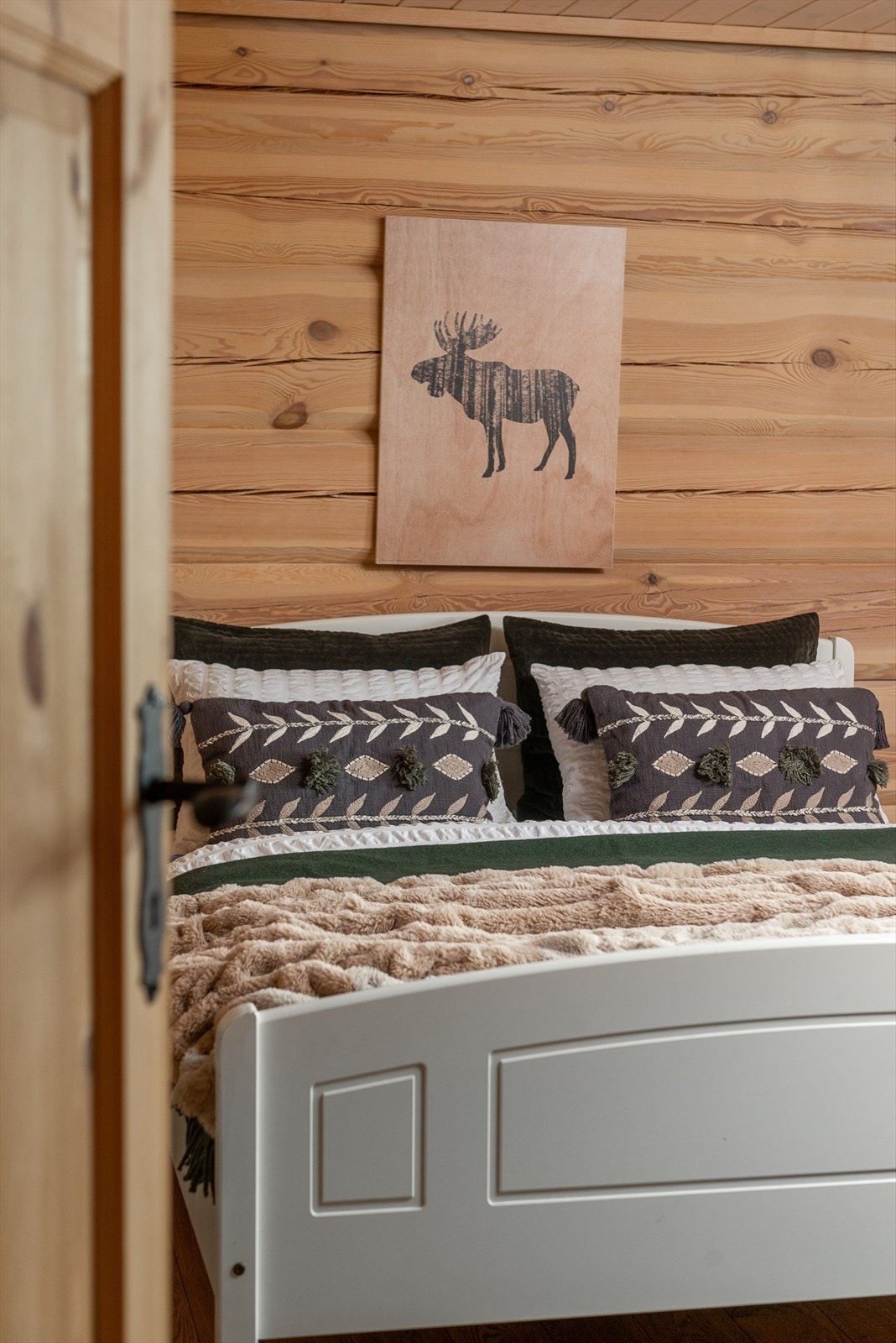 Det er 2 soverom på hovedplan. Her er bilde fra hovedsoverommet. Galleribilde