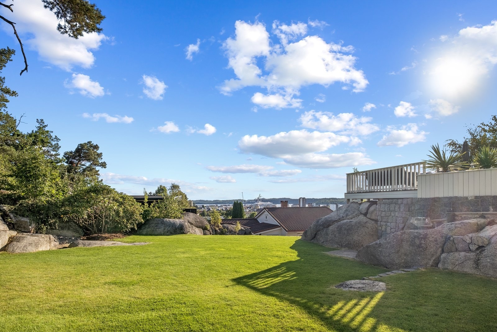 Hagen med utsikt mot Larviksfjorden Galleribilde