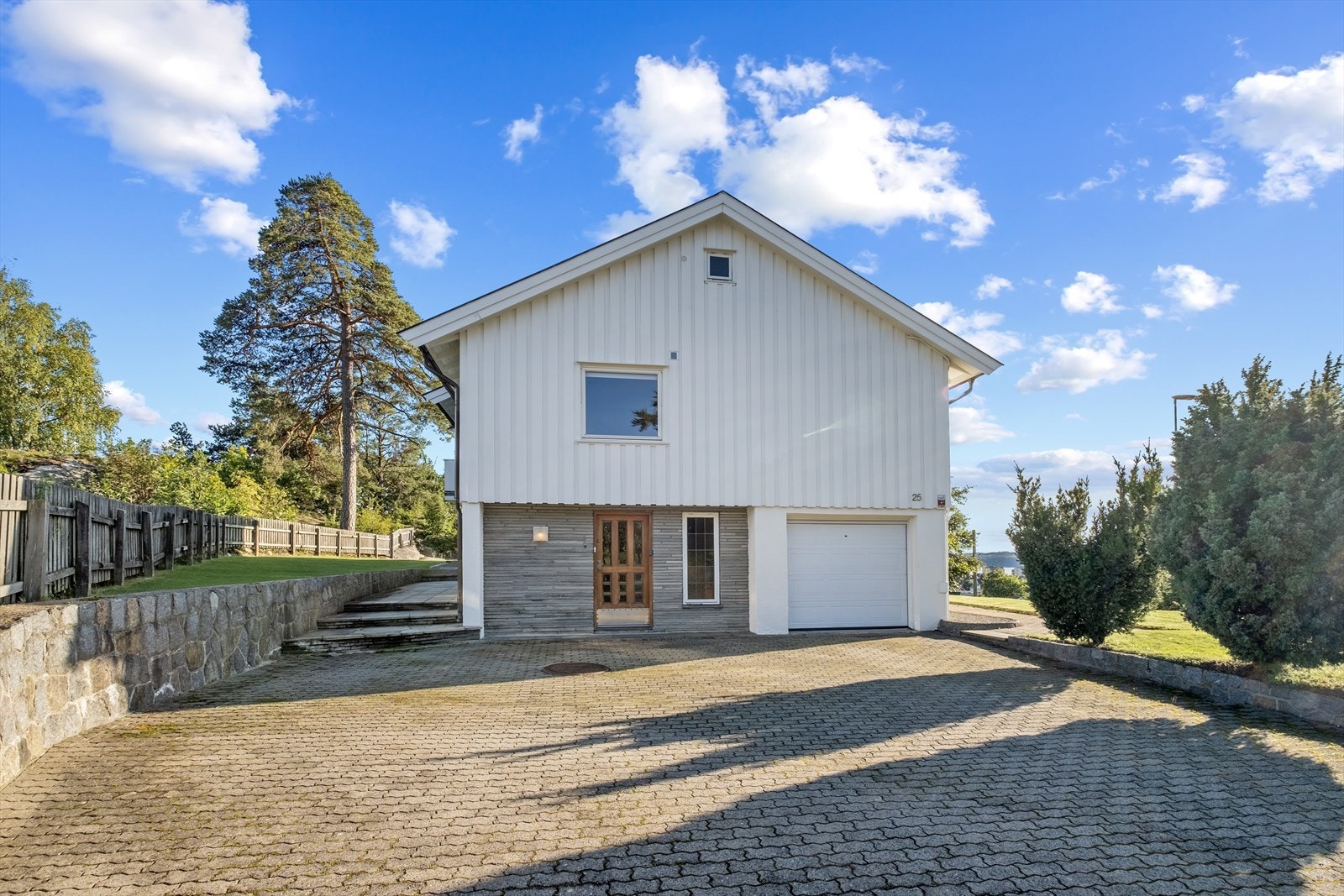 Nordfasaden ved gårdsplassen Galleribilde