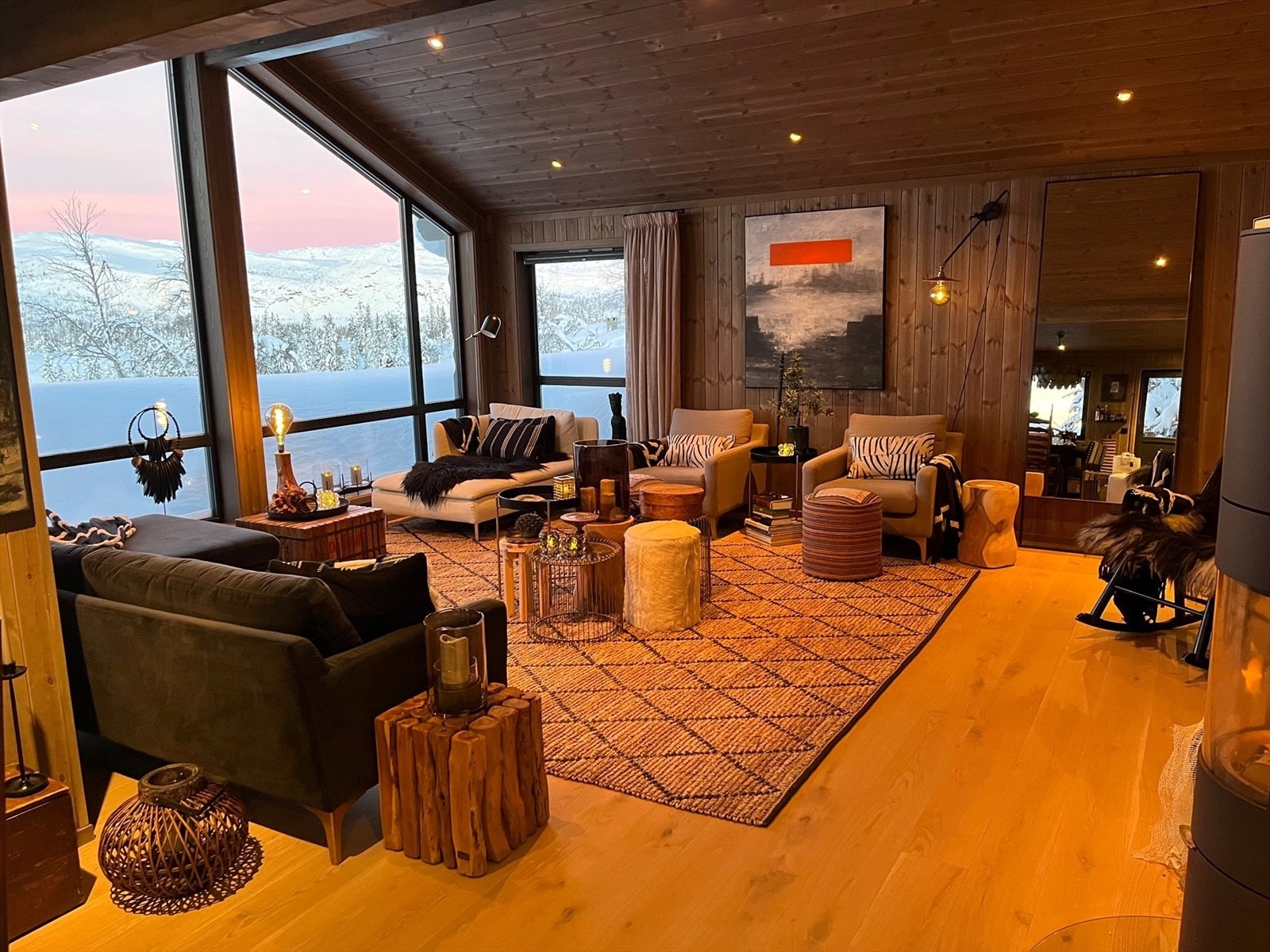 Stuen har mange møbleringsmuligheter. Galleribilde