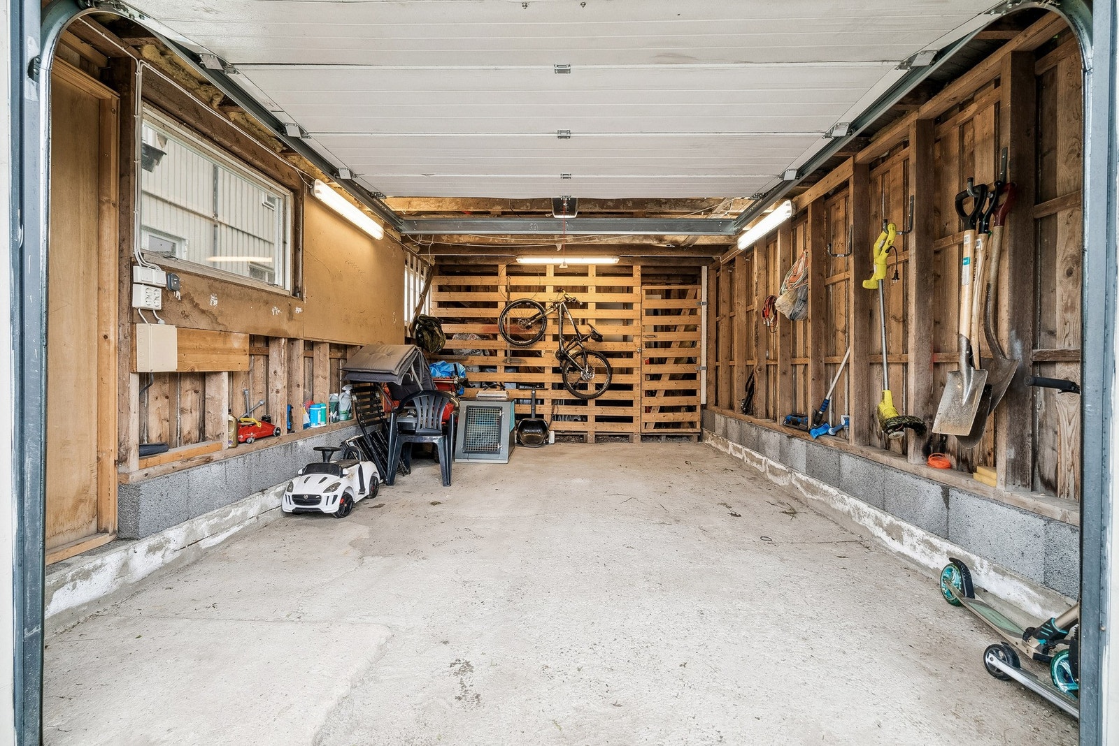 Garasje. Galleribilde