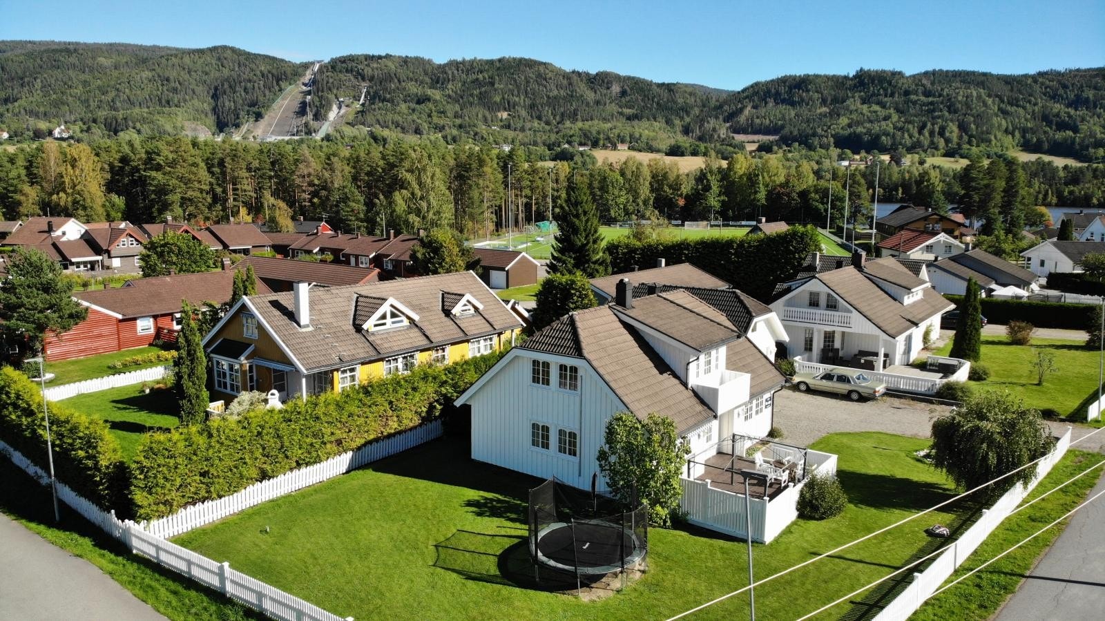 Rundt boligen er det mange fine uteområder Galleribilde
