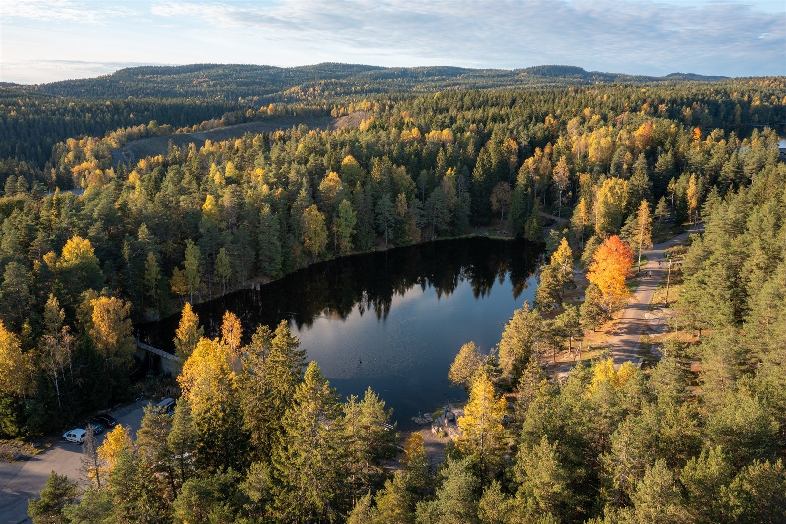 Badedammen på Grorud ligger rett nedenfor Steinbruvann og er et supert alternativ for barnefamilien Galleribilde