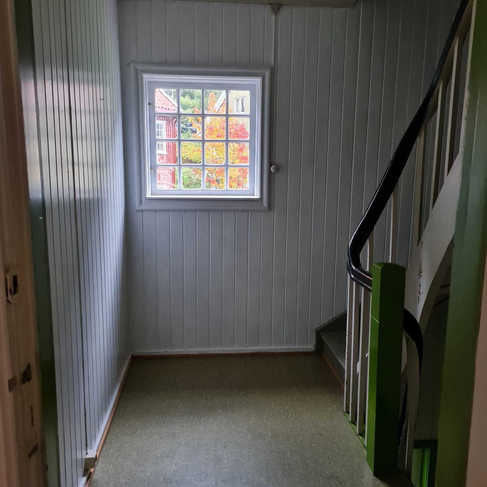 Trappeoppgang sett fra inngangsdør Galleribilde