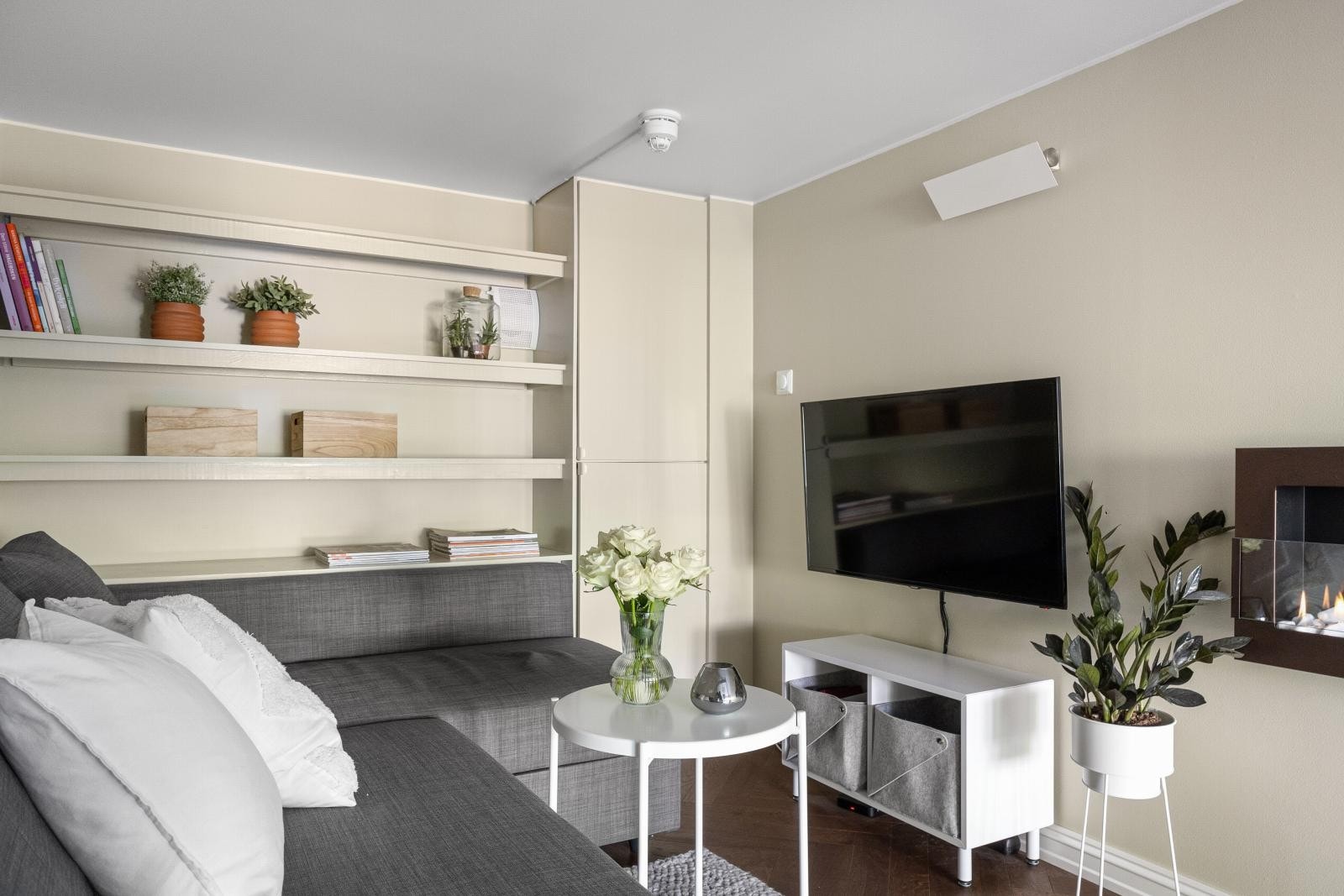 Her kan du flytte rett inn i et moderne og lettstelt hjem - midt i byen! Galleribilde