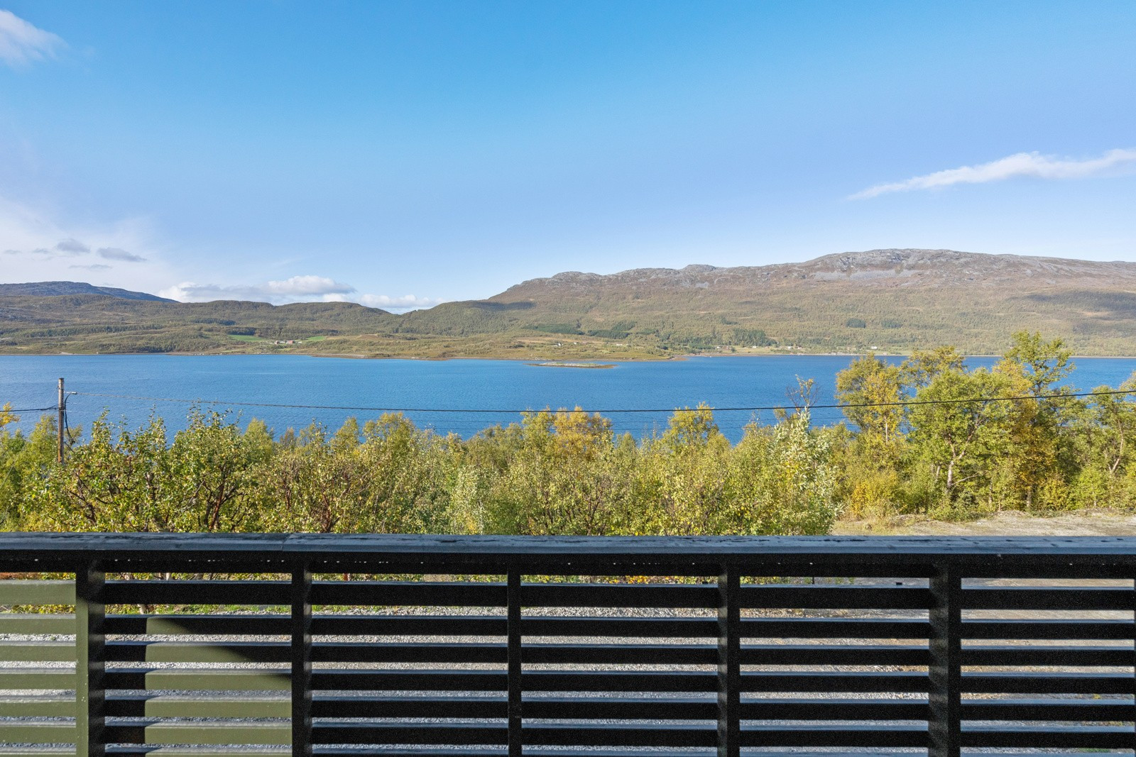 Nydelig sjøutsikt fra terrassen.