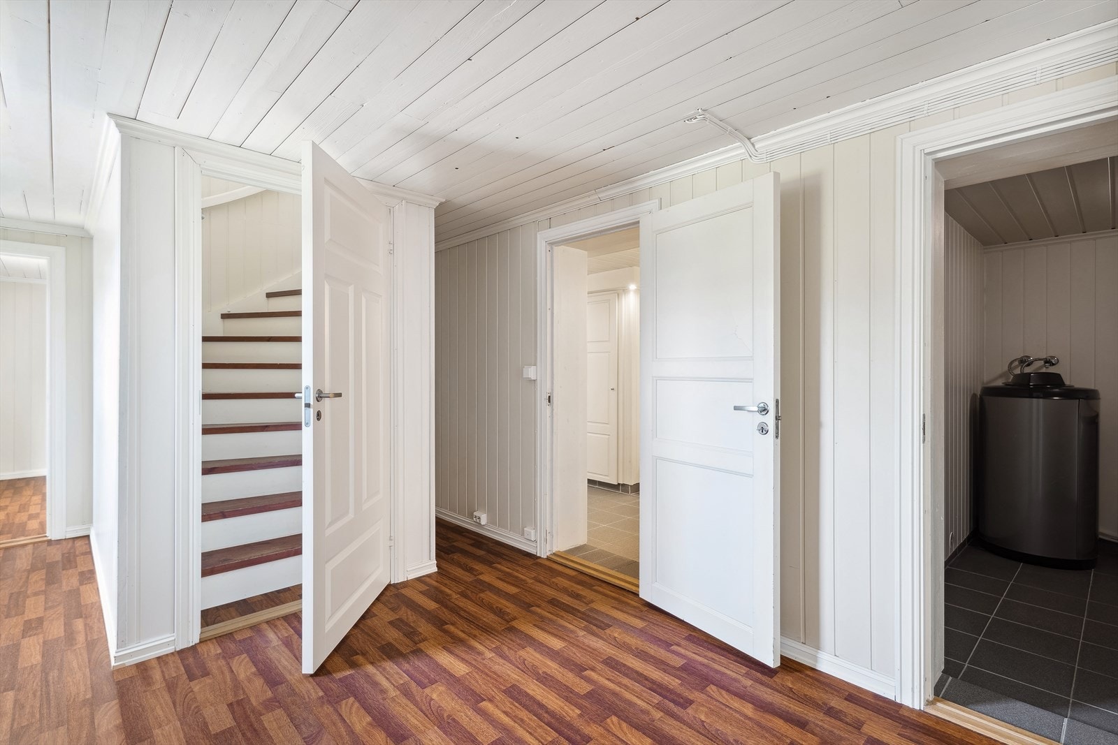 Trappegang og gang sokkeletasje Galleribilde