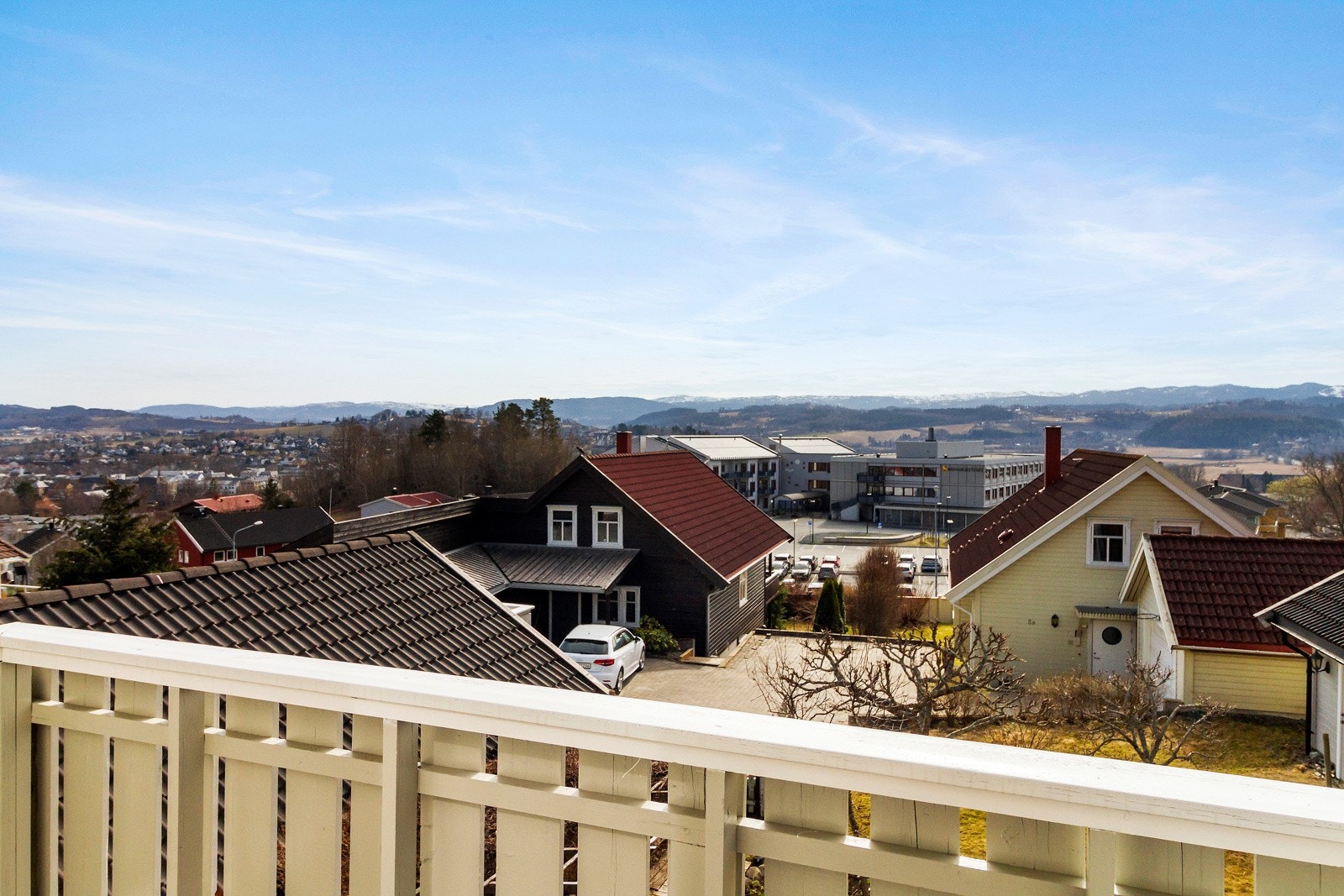 Svært god utsikt fra veranda. Galleribilde