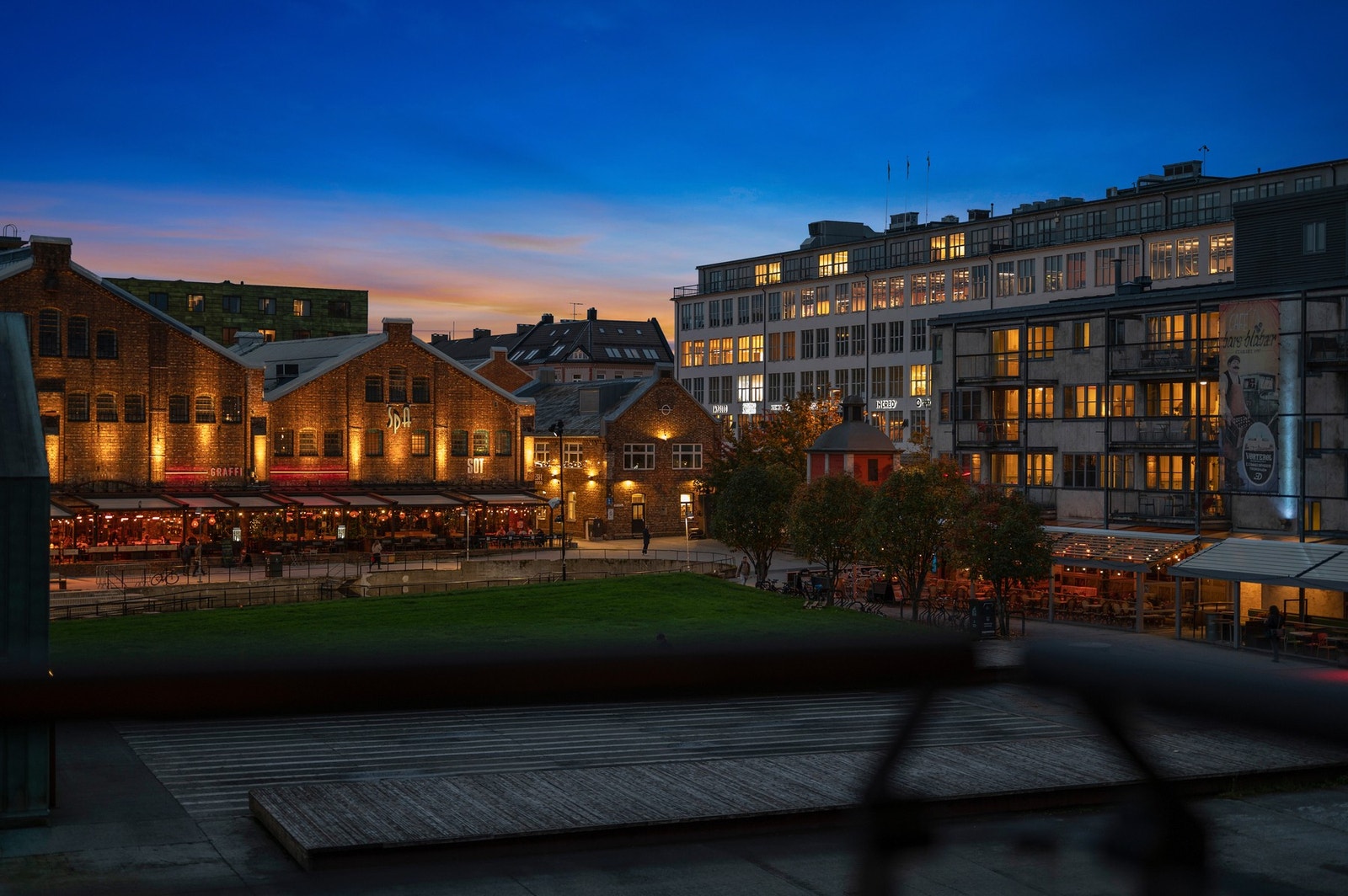 Kort vei til alt av restauranter og yrende folkelig som Solsiden har å by på. Galleribilde
