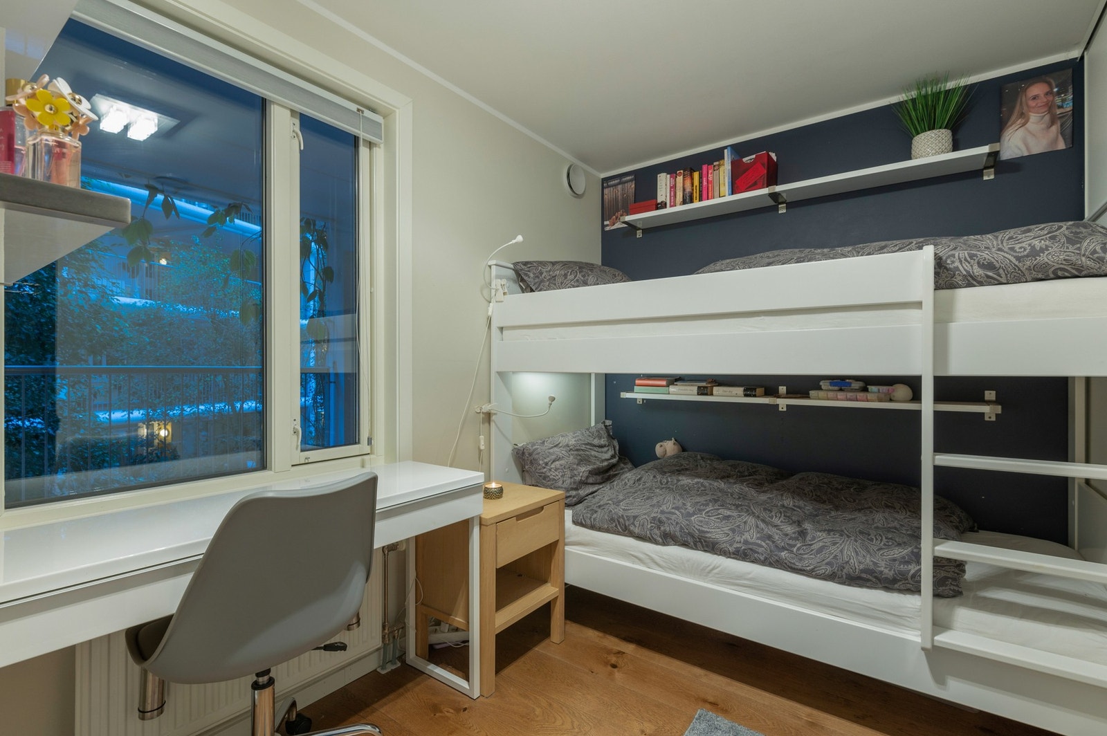 Leiligheten inneholder totalt 3 soverom. Galleribilde