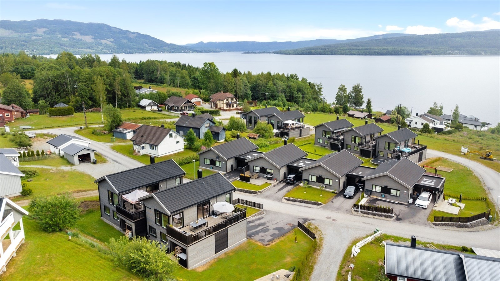 Flotte sykkelstier, skiløyper, bade- og fiskevann rett i nærheten. Galleribilde
