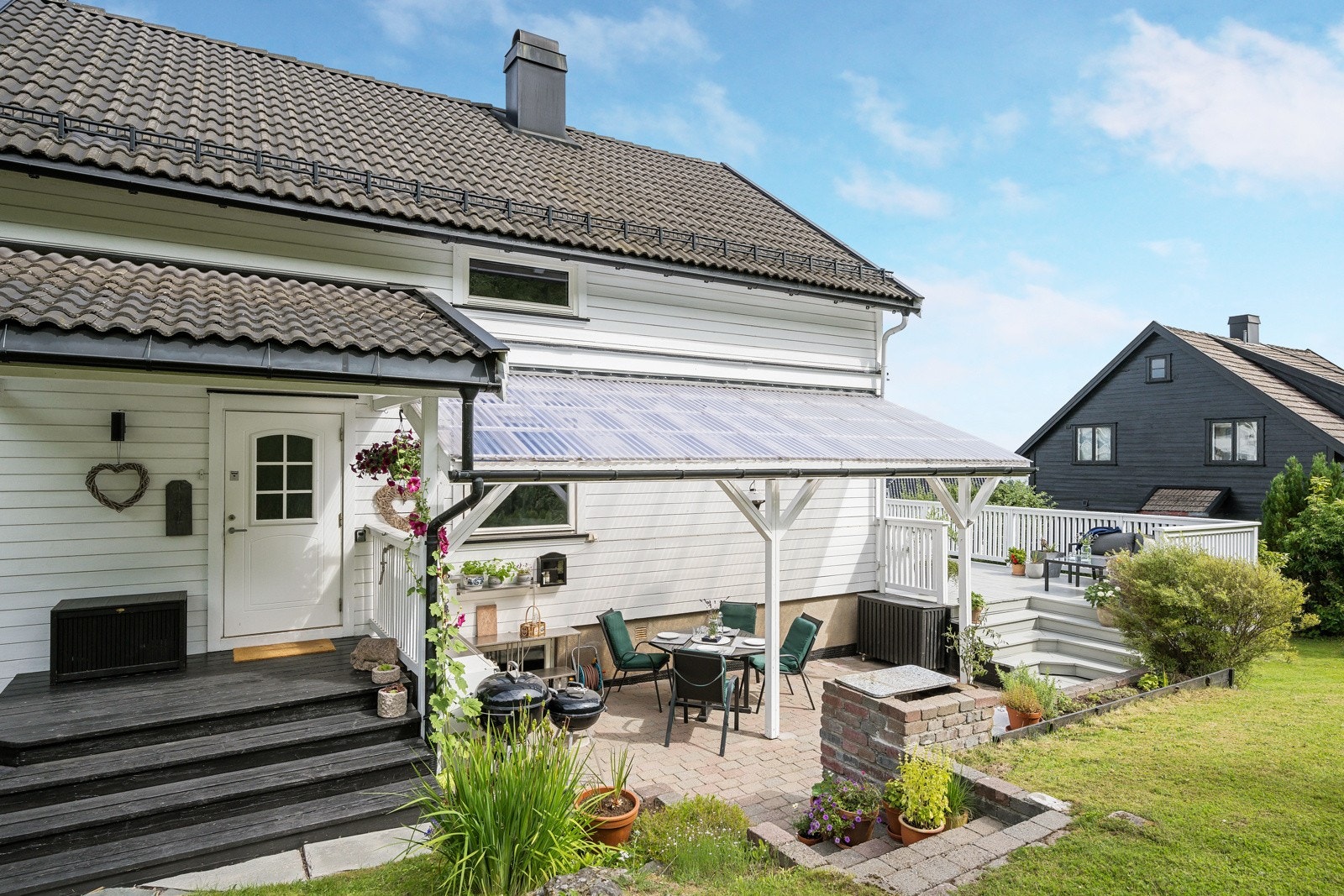 Da fortsetter vi opp trappen og inn i huset Galleribilde