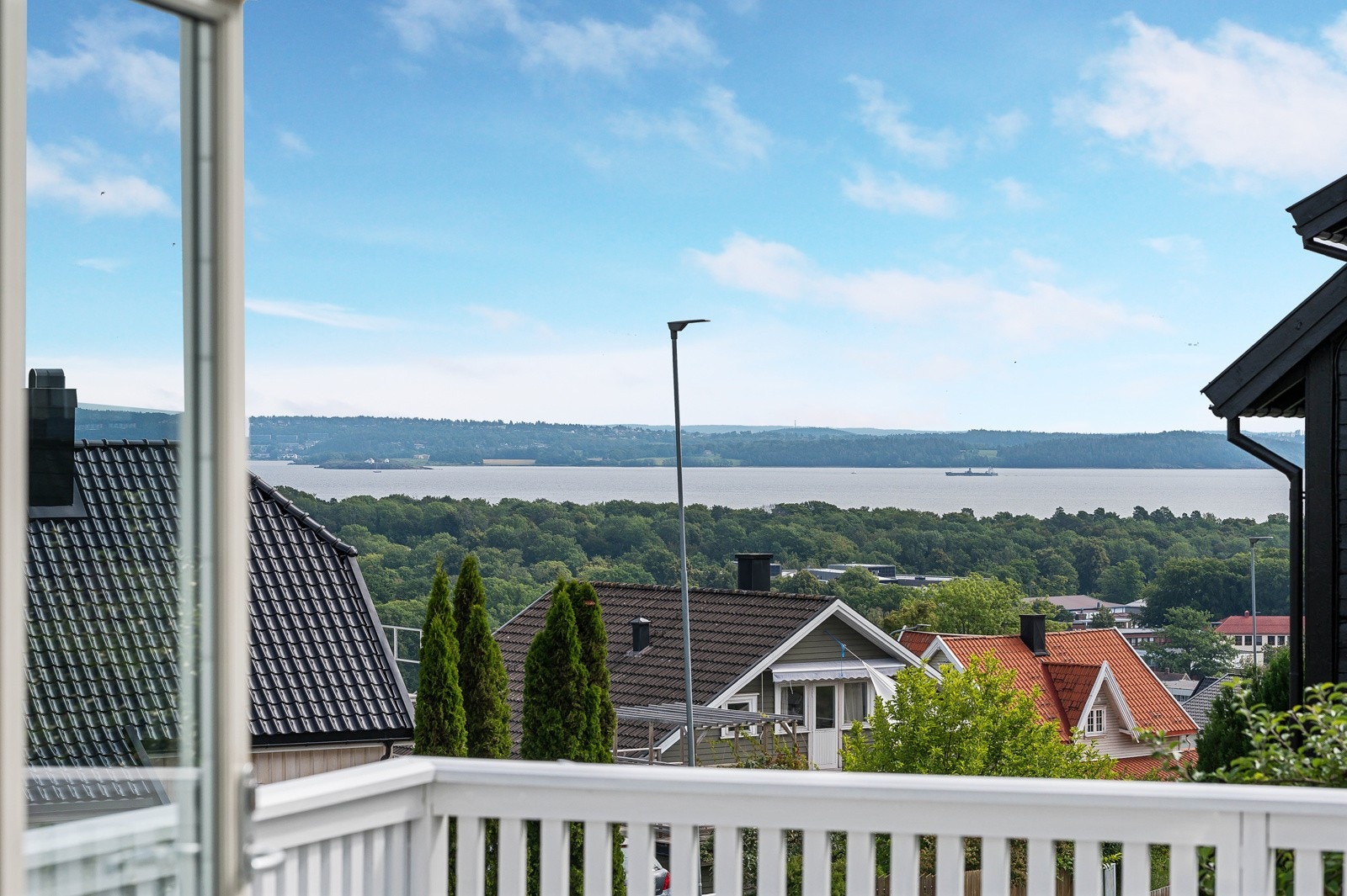 Terrasseutsikt fra stuedøra Galleribilde
