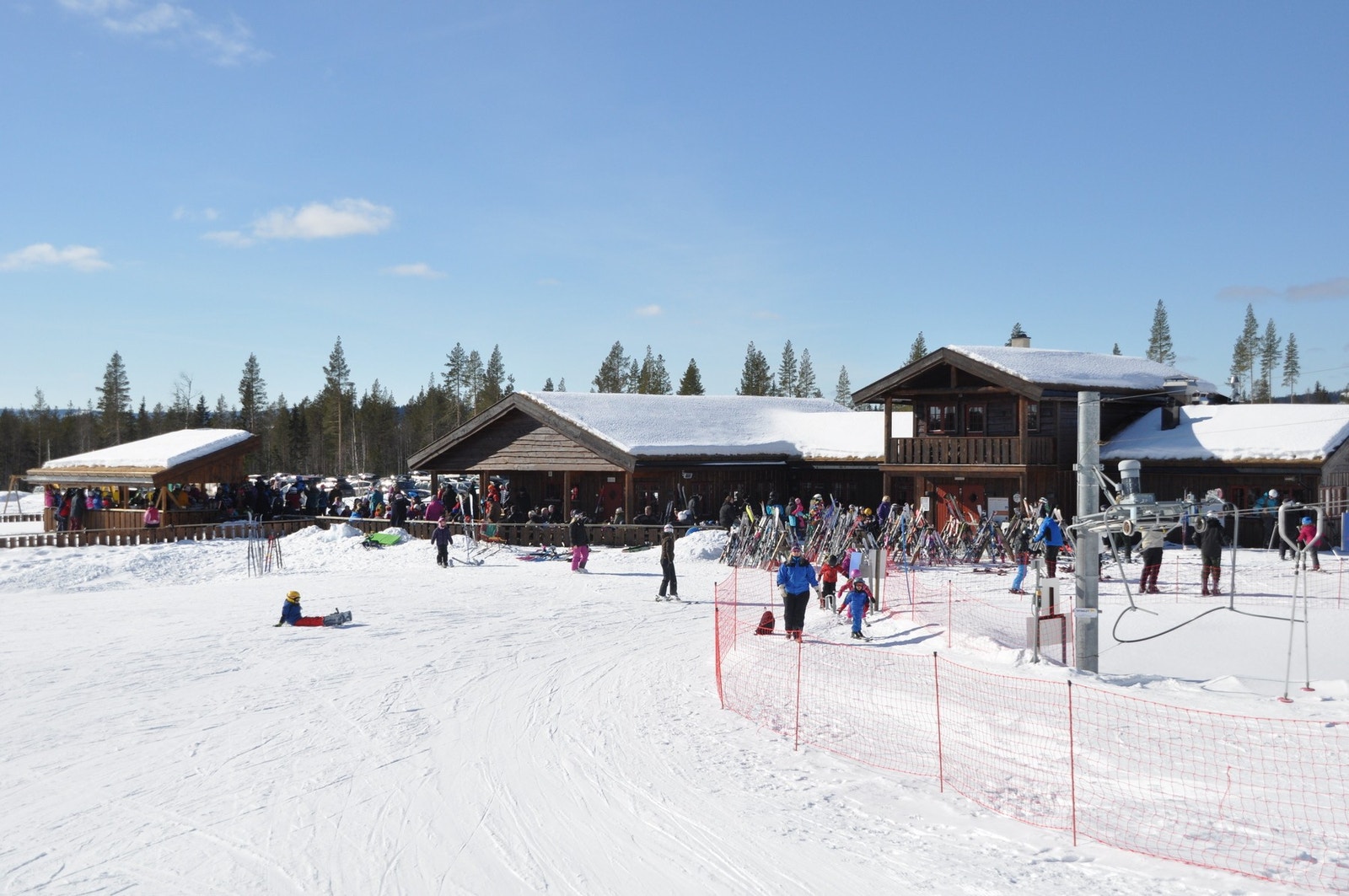 Alpinbakken ligger kort vei unna hyttefeltet Galleribilde