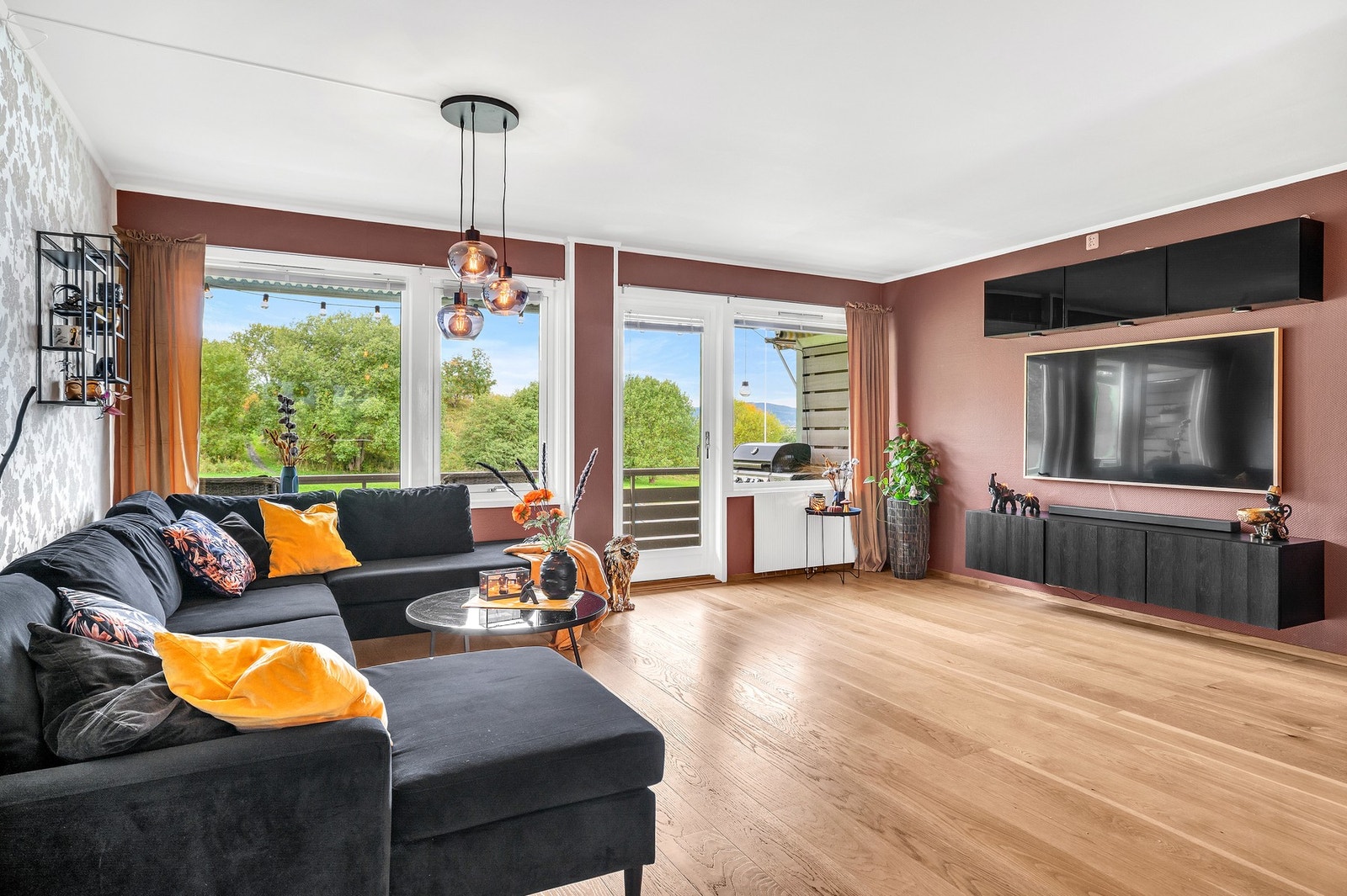 Fjernvarme, TV/fibernett og kommunale avgifter er inkl. i felleskostnadene. Galleribilde