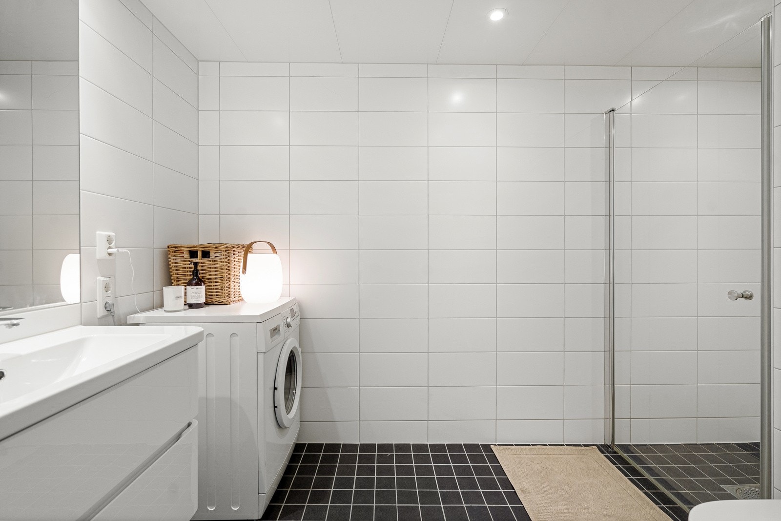 Opplegg til vaskemaskin på badet Galleribilde